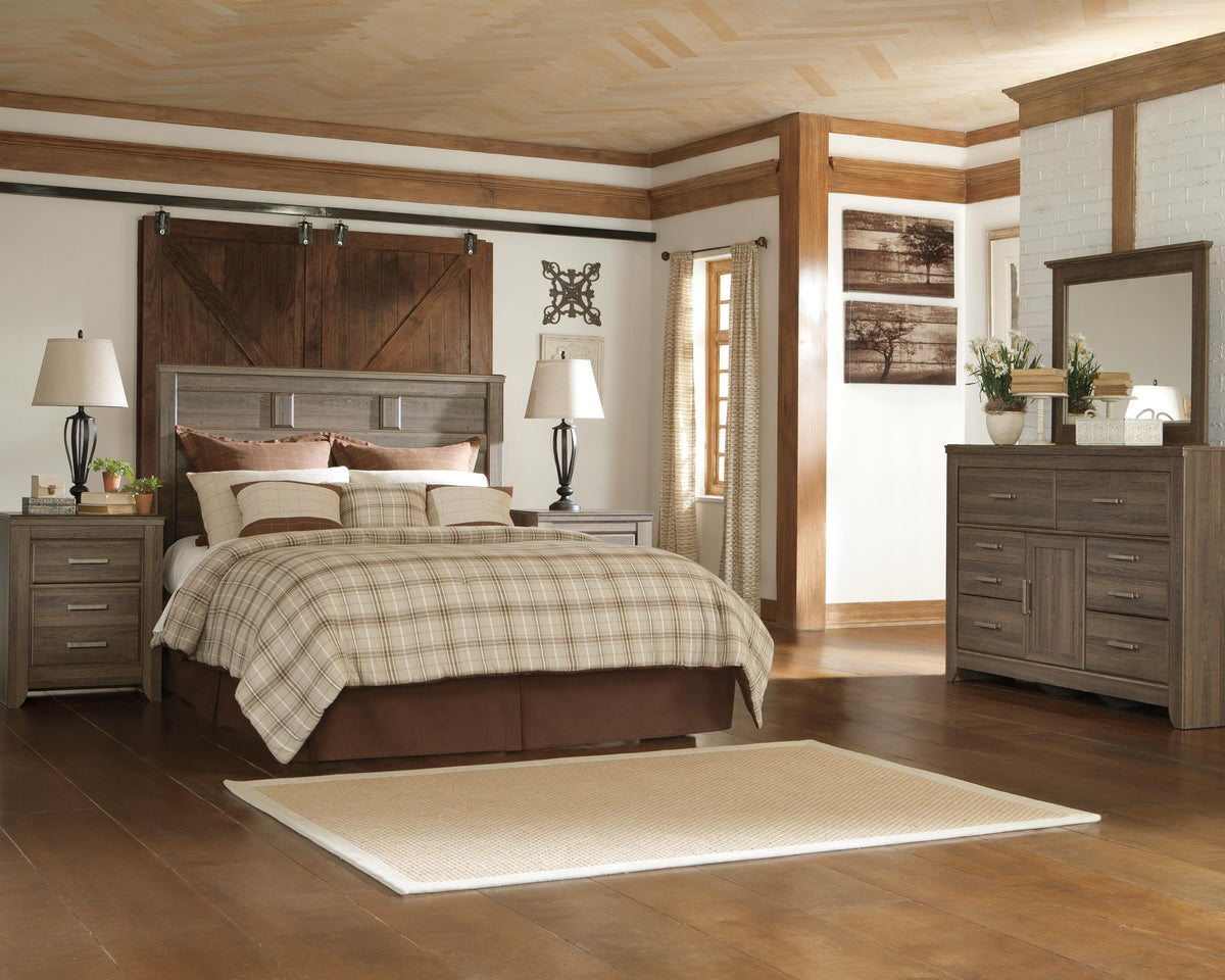 Juararo Panel Headboard with Mirrored Dresser and 2 Nightstands