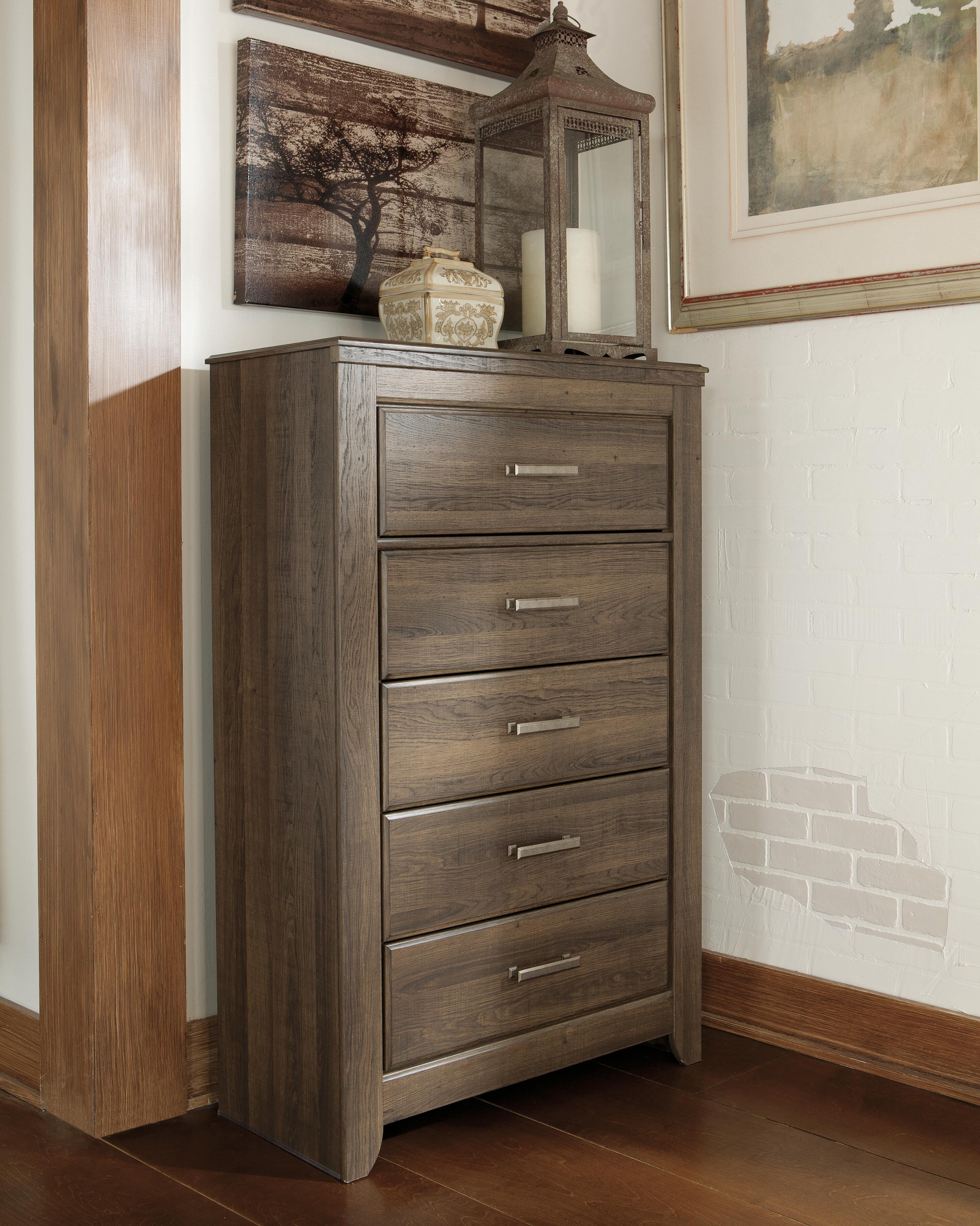 Juararo Panel Bed with Mirrored Dresser, Chest and Nightstand