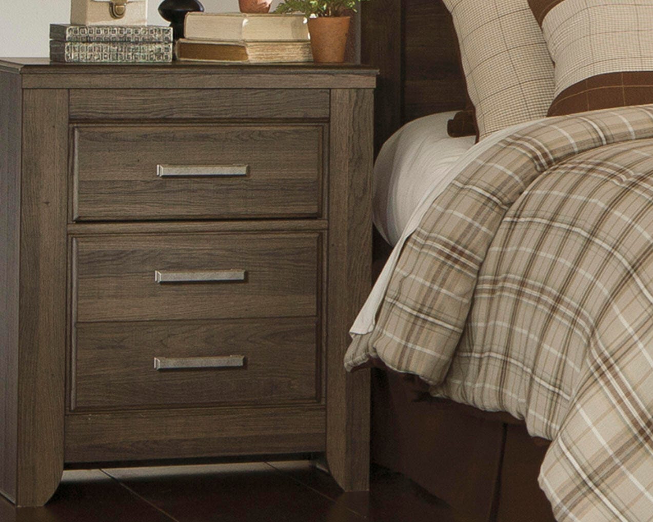 Juararo Panel Bed with Mirrored Dresser