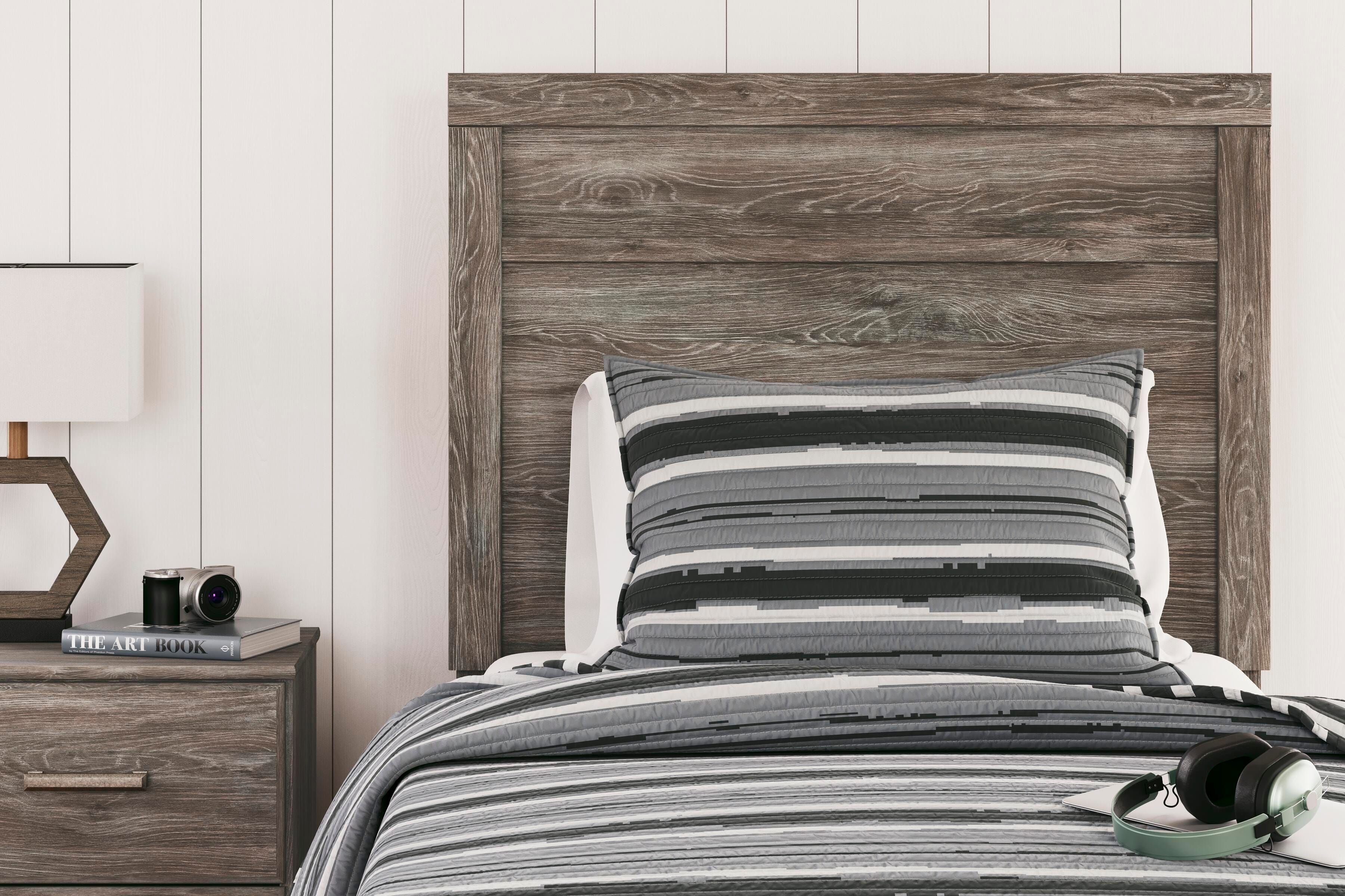 Ralinksi Panel Bed with Mirrored Dresser and Nightstand