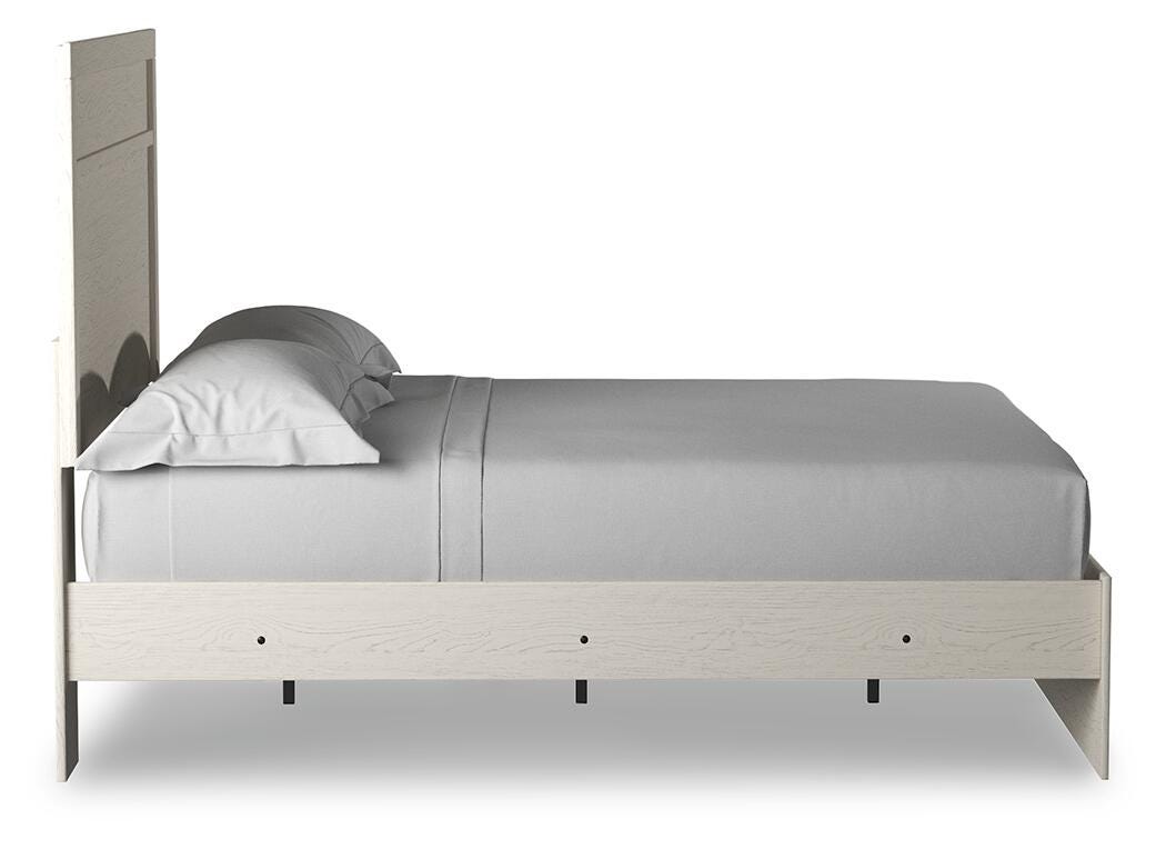 Stelsie Panel Bed with Mirrored Dresser and Nightstand