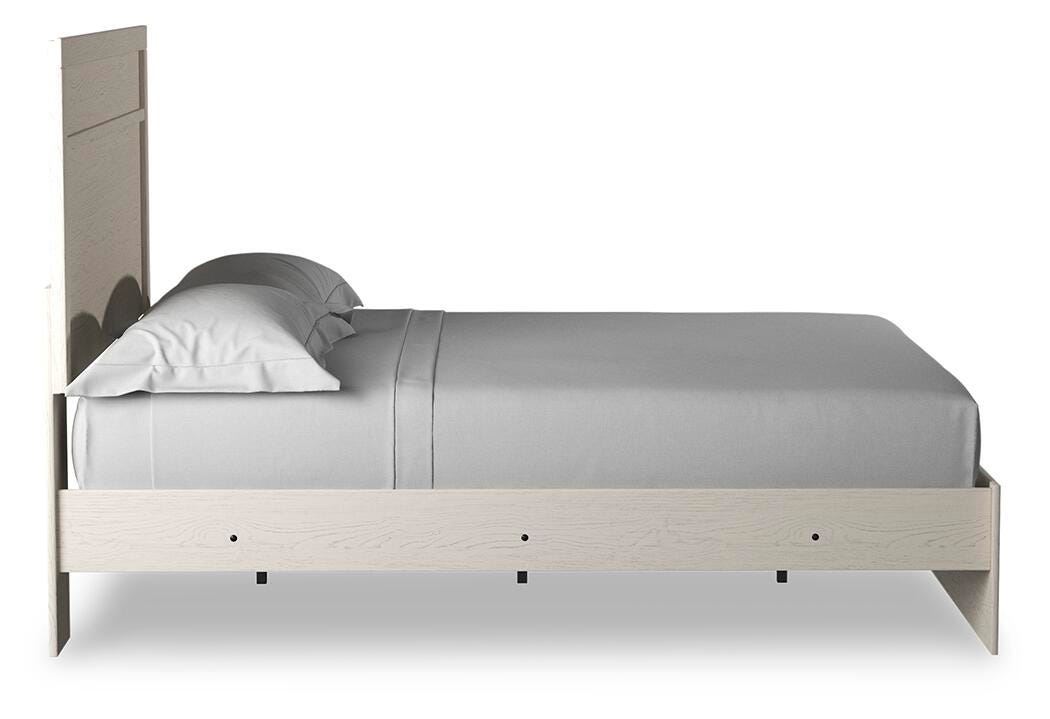 Stelsie Panel Bed with Dresser and Nightstand