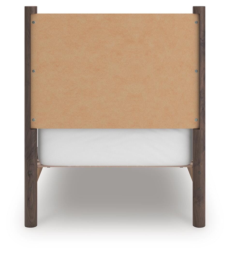 Pamytta Panel Platform Bed, Dresser and Mirror