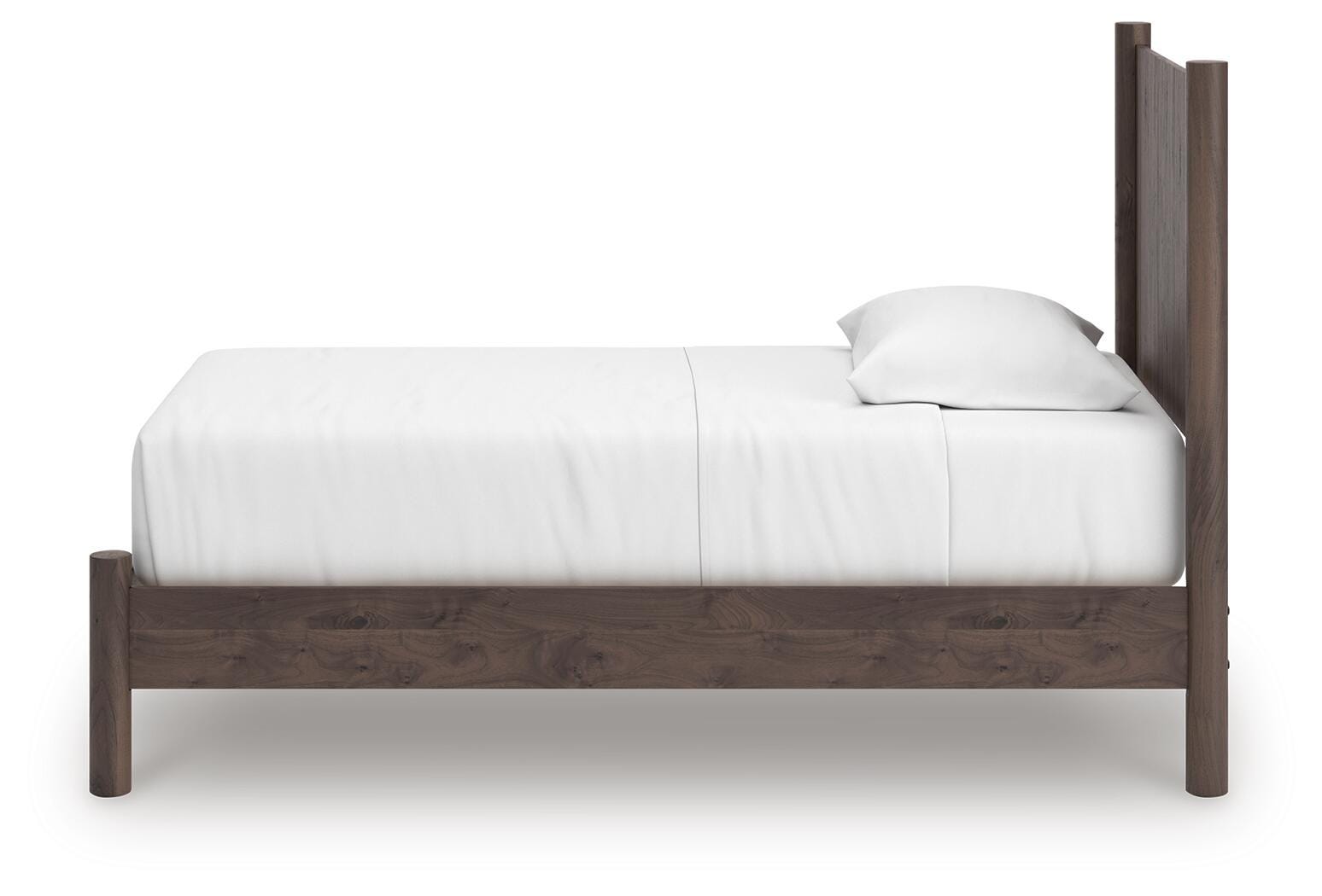 Pamytta Panel Platform Bed, Chest and Nightstand