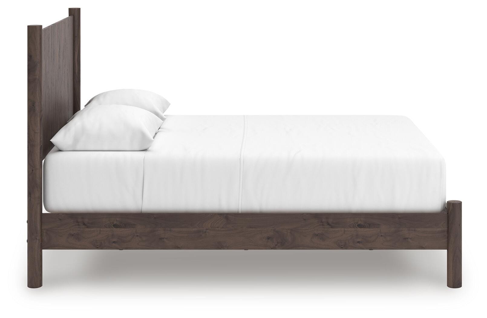 Pamytta Panel Platform Bed, Dresser and Chest