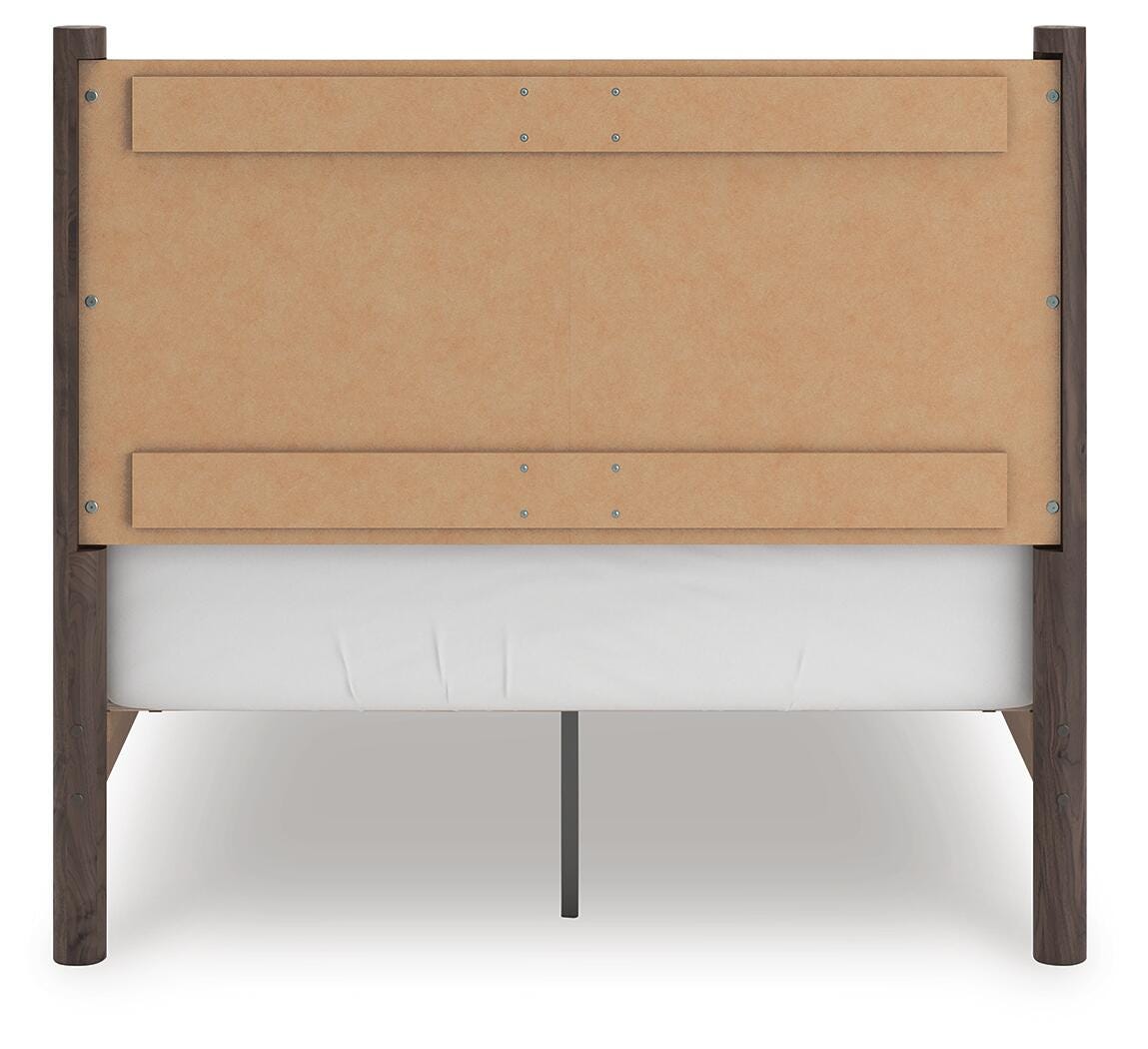 Pamytta Panel Platform Bed, Dresser and Mirror