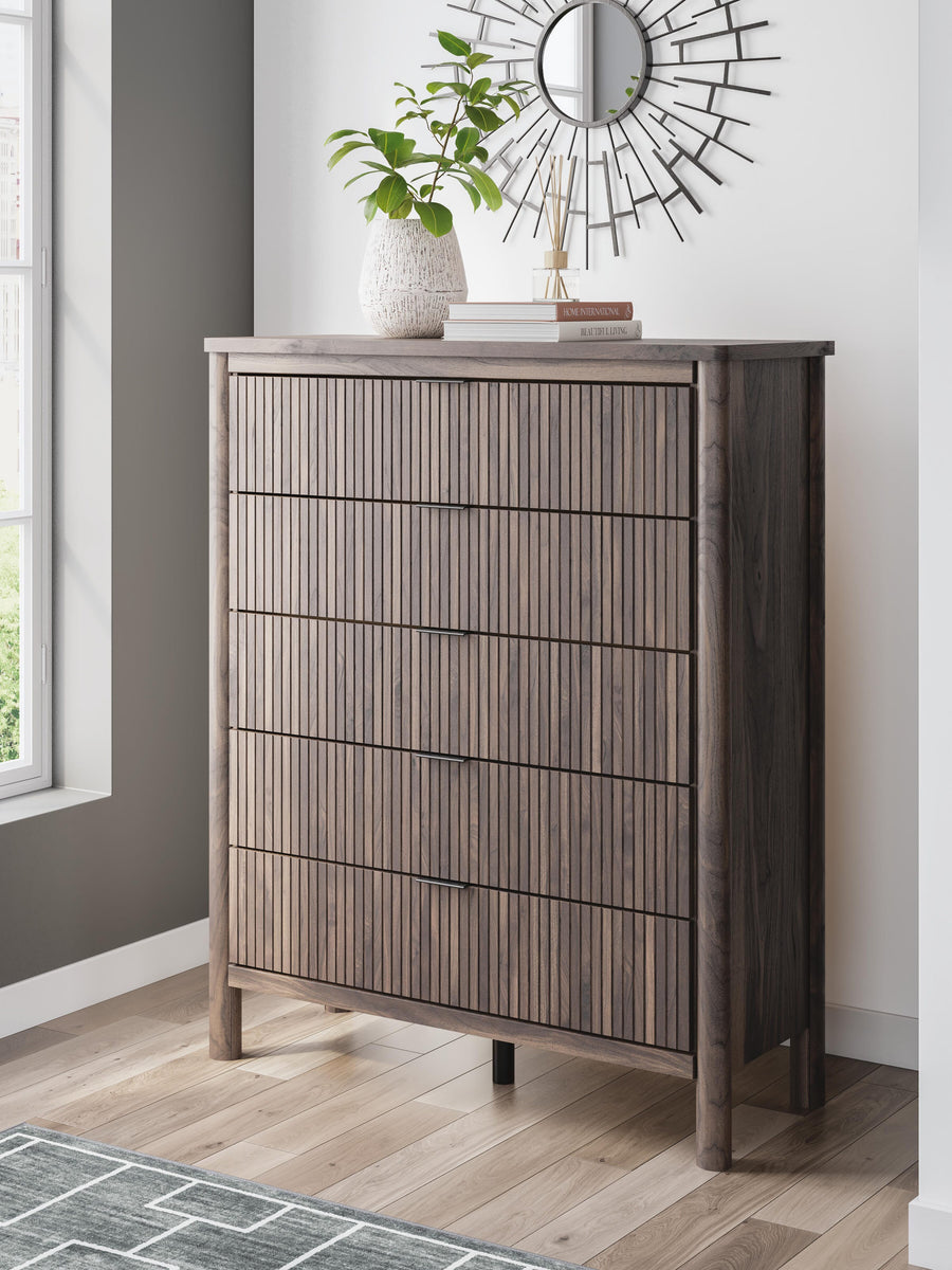 Pamytta Wide Chest of Drawers