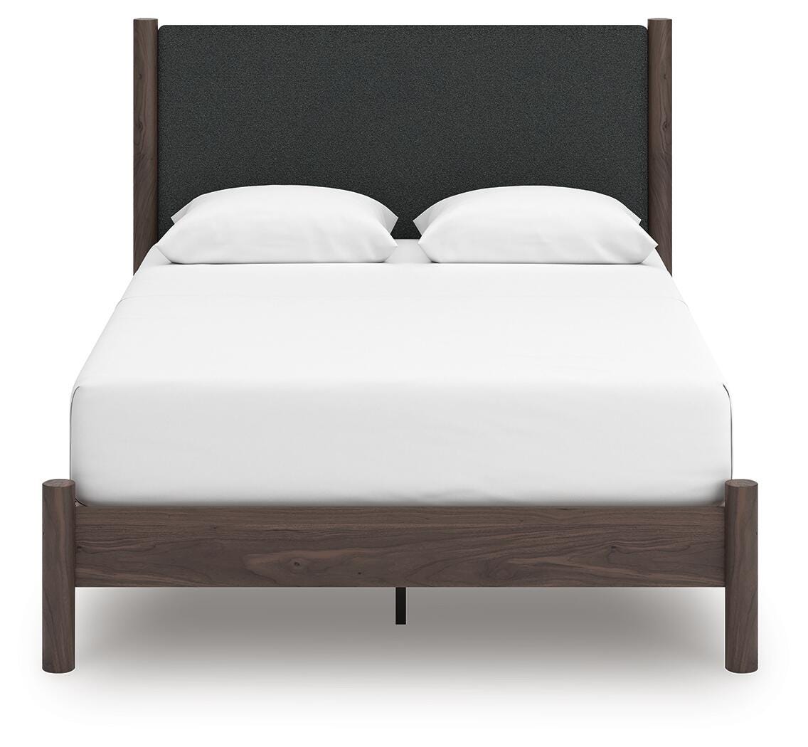 Pamytta Upholstered Platform Bed, Dresser and Mirror