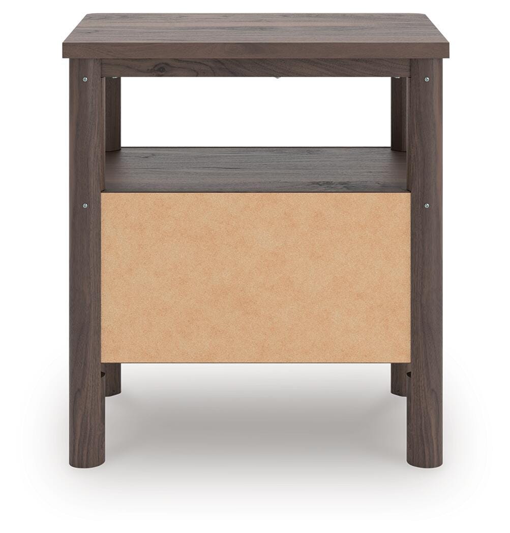 Pamytta Panel Platform Bed, Dresser and Nightstand