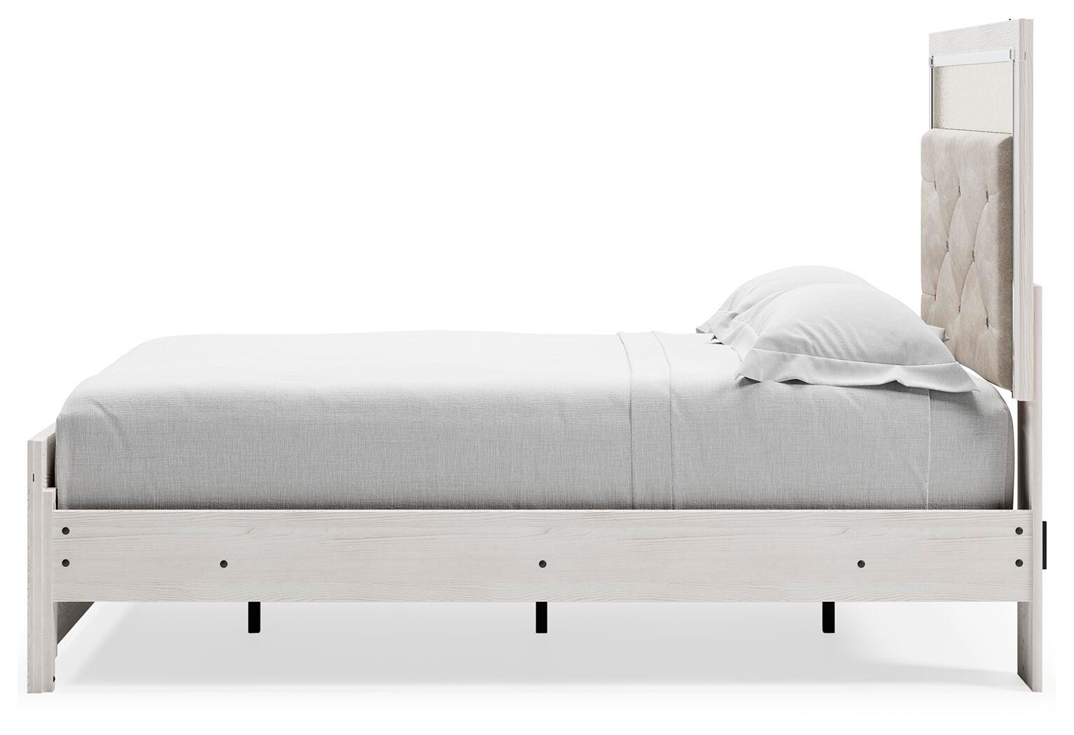 Altyra Panel Bed with Mirrored Dresser and Chest