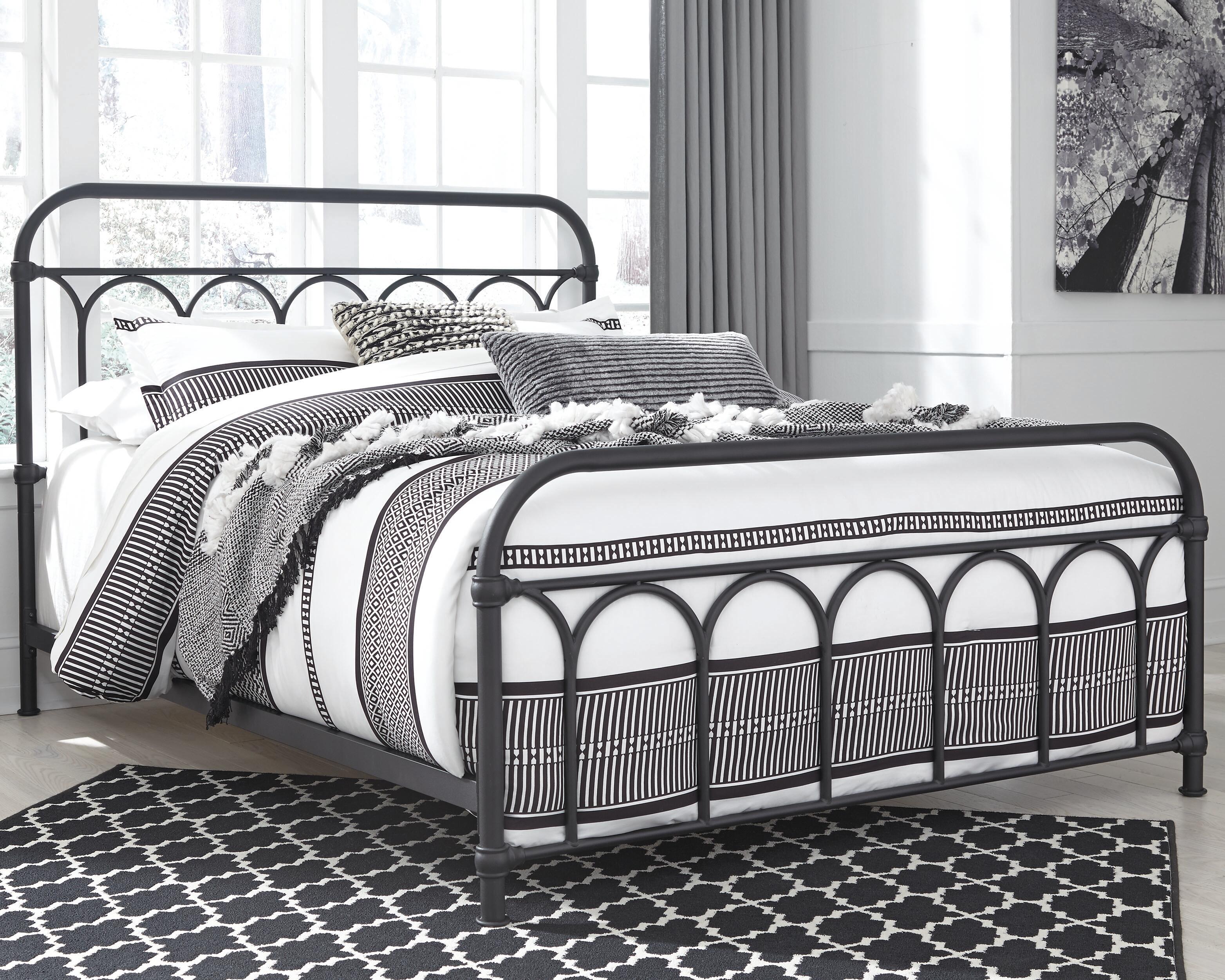 Nashburg Metal Bed