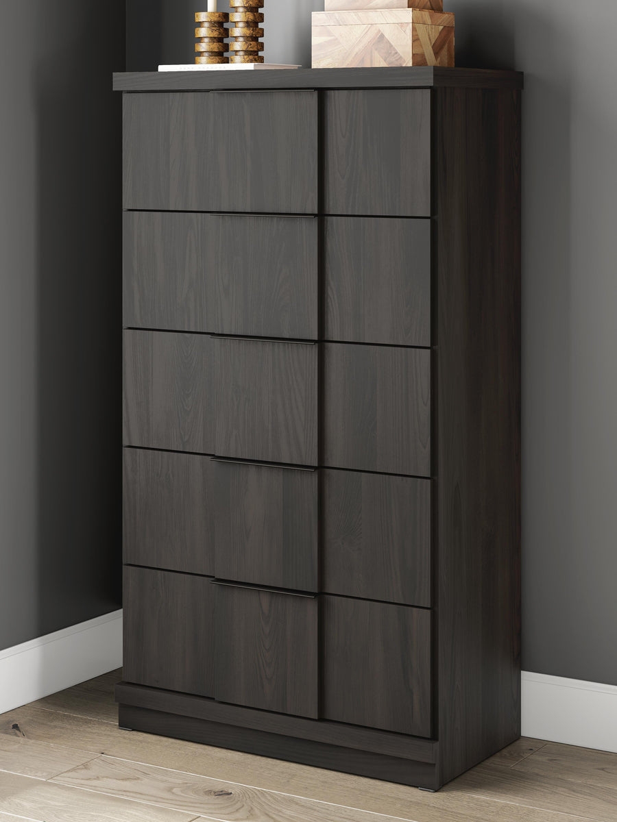 Shaehartin Chest of Drawers