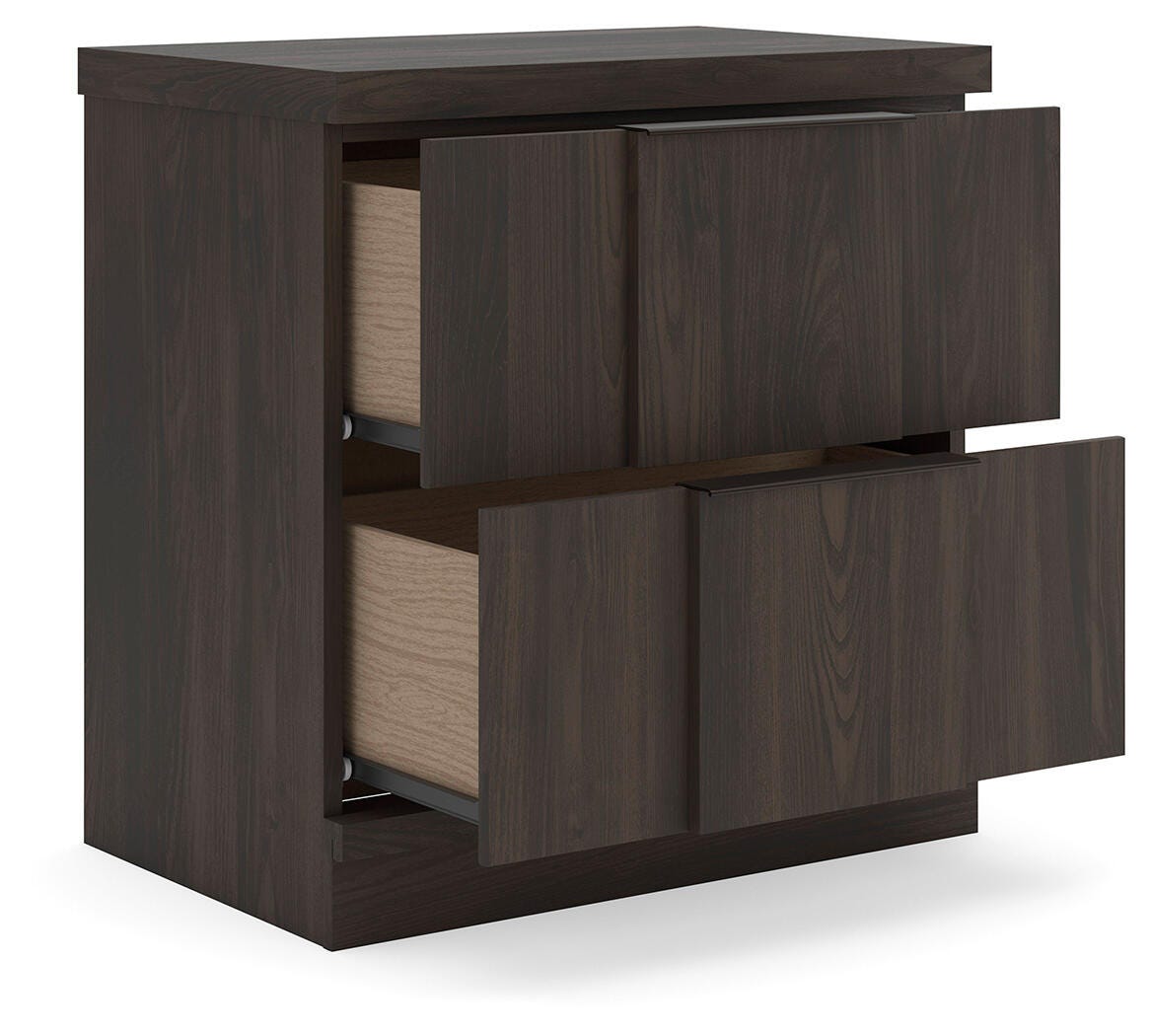 Shaehartin Nightstand