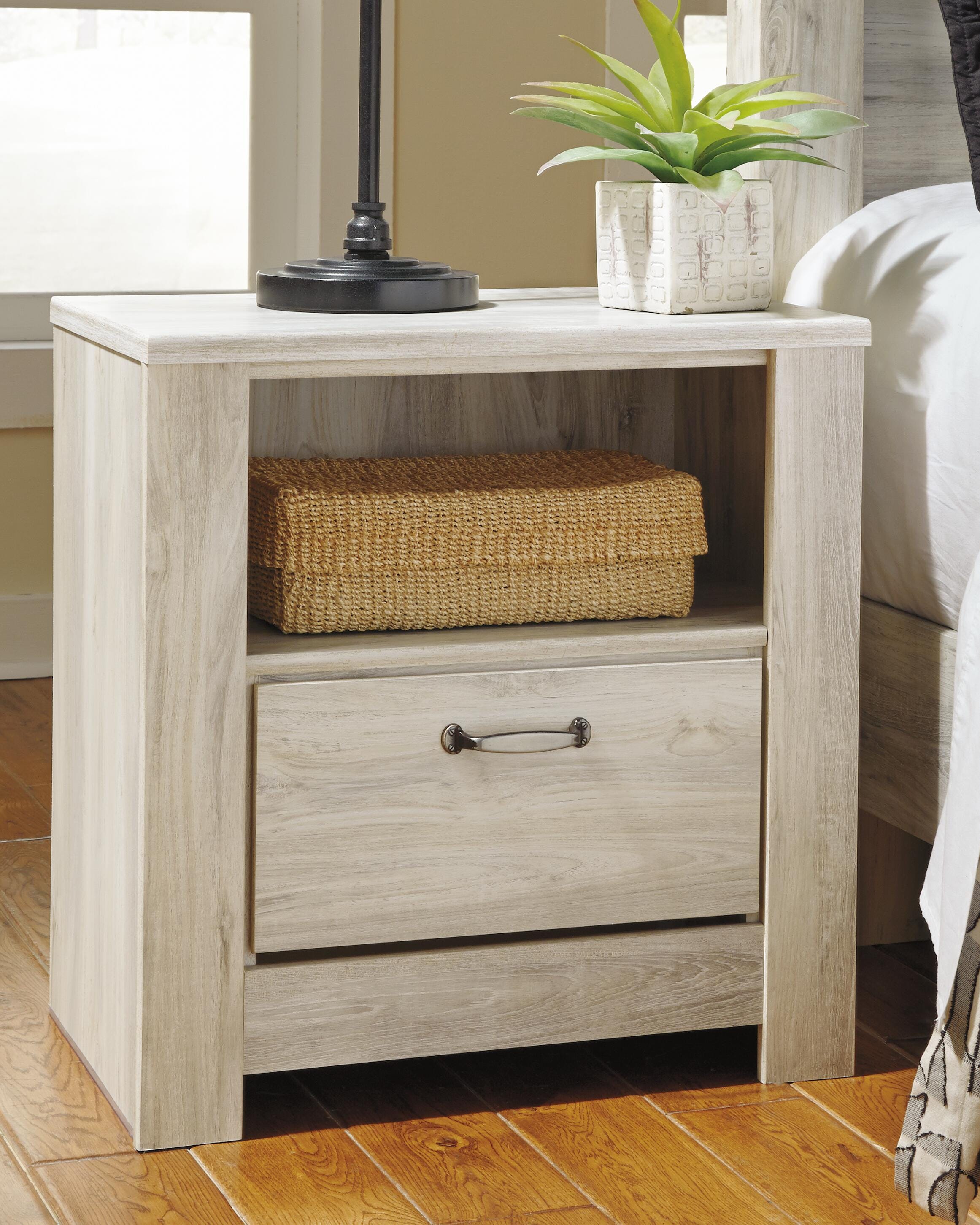 Bellaby Storage Bed, Dresser, Mirror, Chest and 2 Nightstands