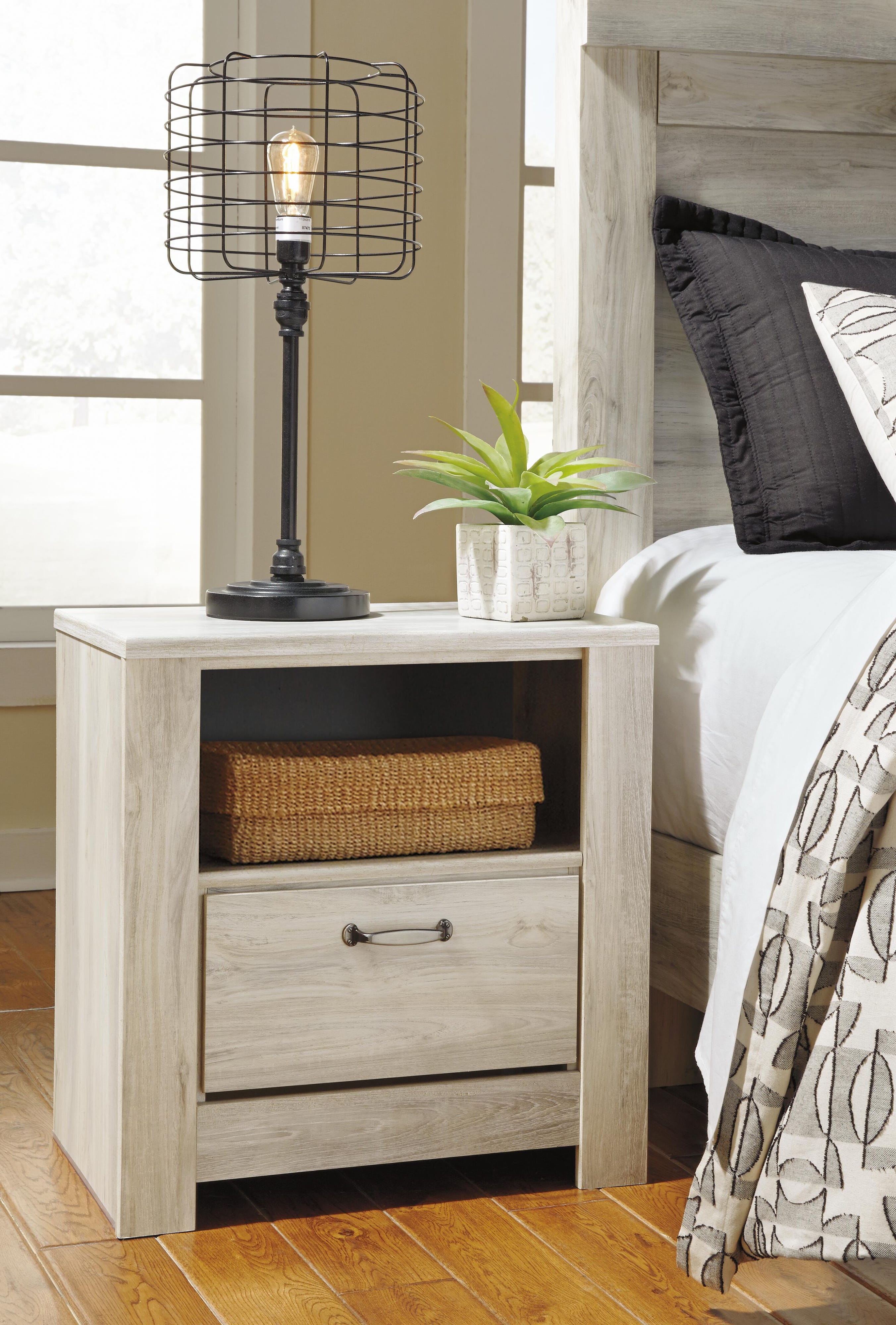 Bellaby Crossbuck Panel Bed and 2 Nightstands