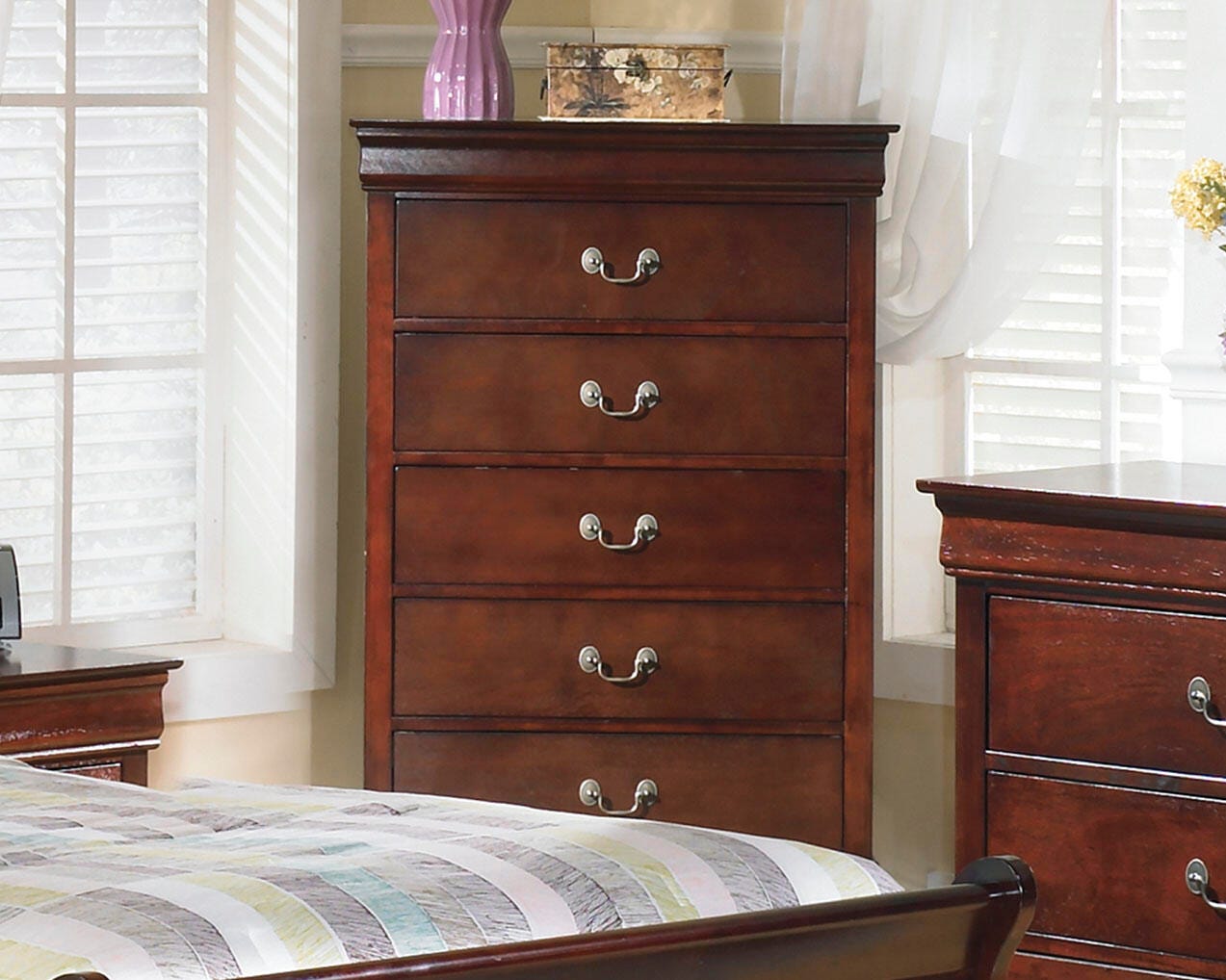 Alisdair Sleigh Bed with Mirrored Dresser, Chest and 2 Nightstands