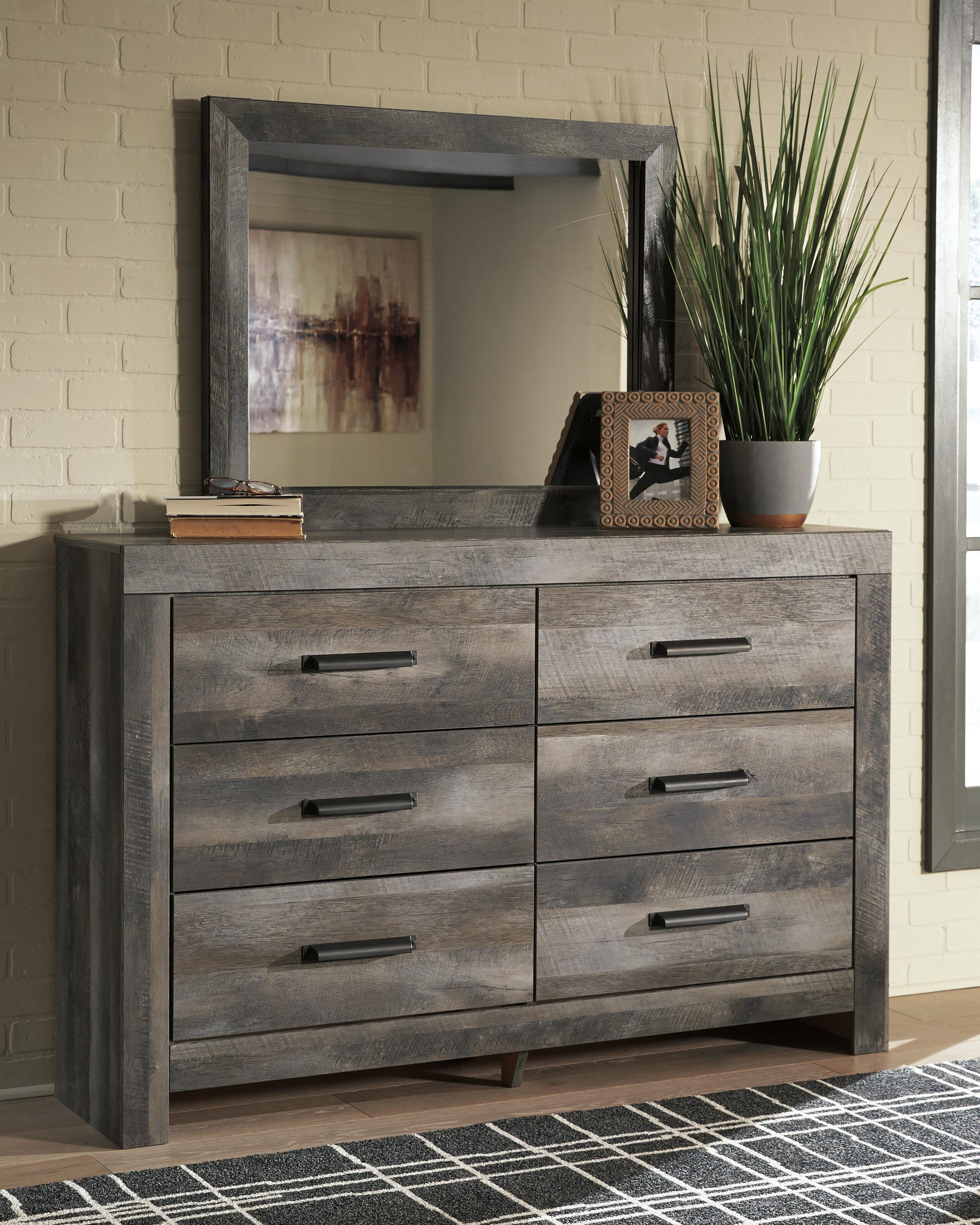 Wynnlow Panel Bed, Dresser and Mirror