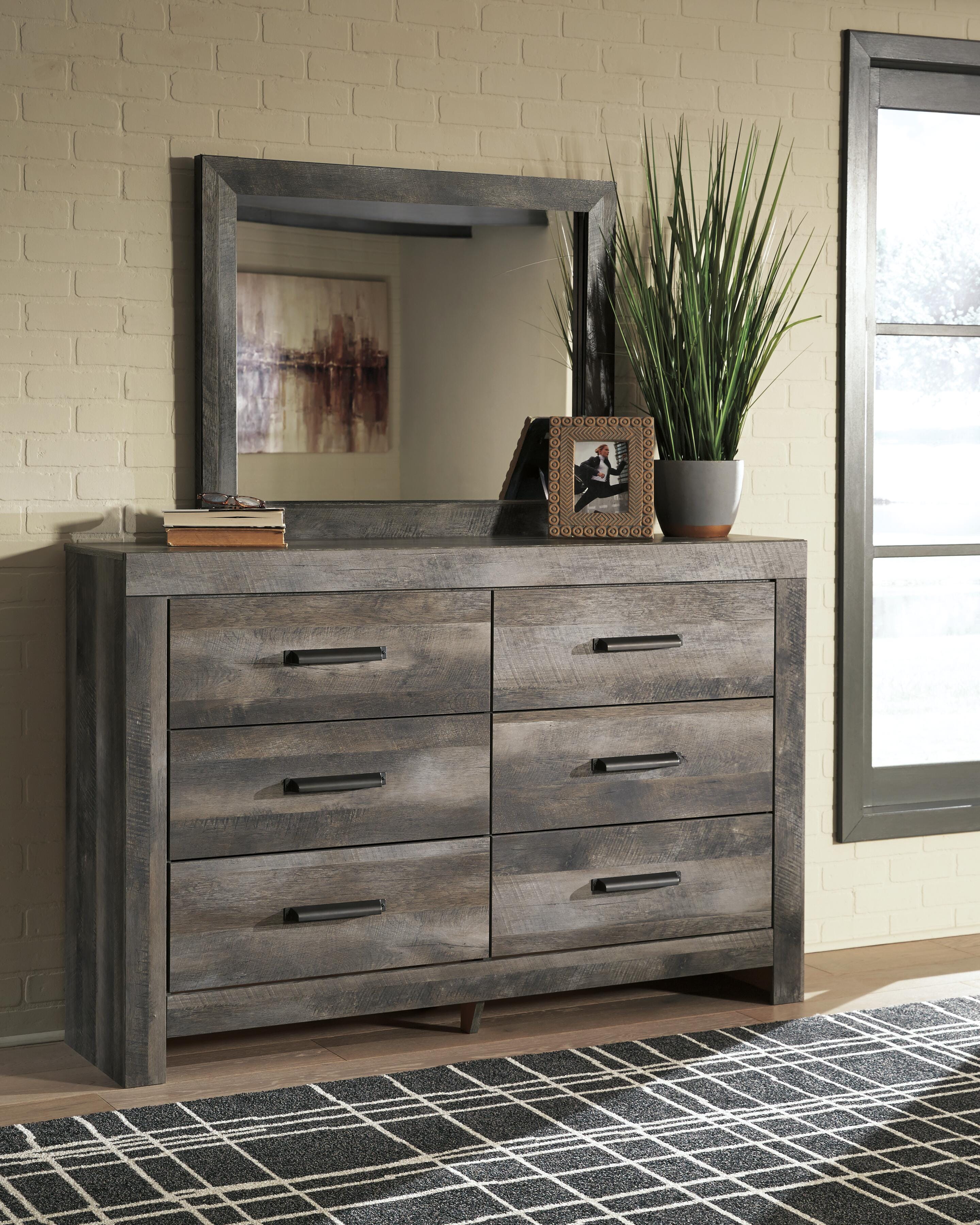 Wynnlow Panel Bed, Dresser and Mirror