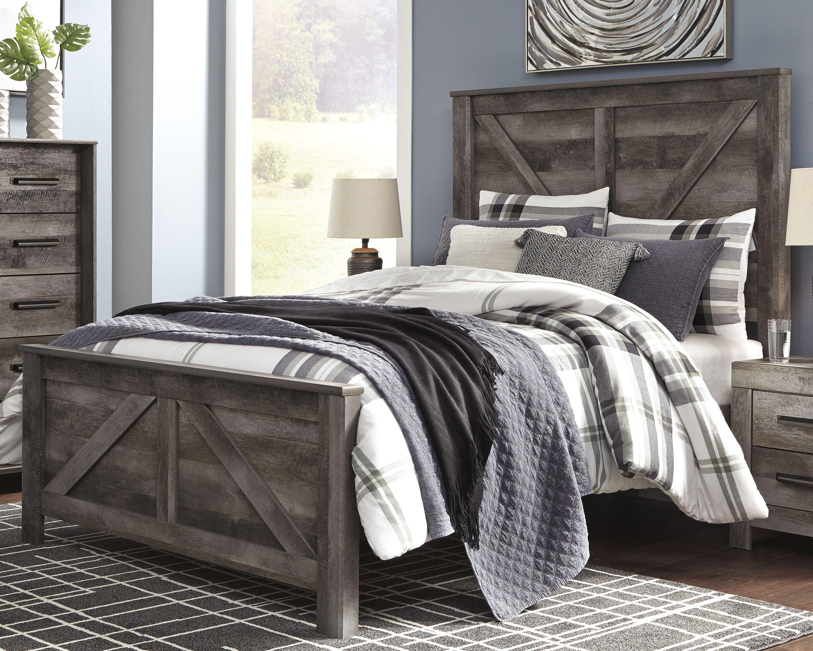 Wynnlow Crossbuck Panel Bed, Dresser, Mirror, and Nightstand