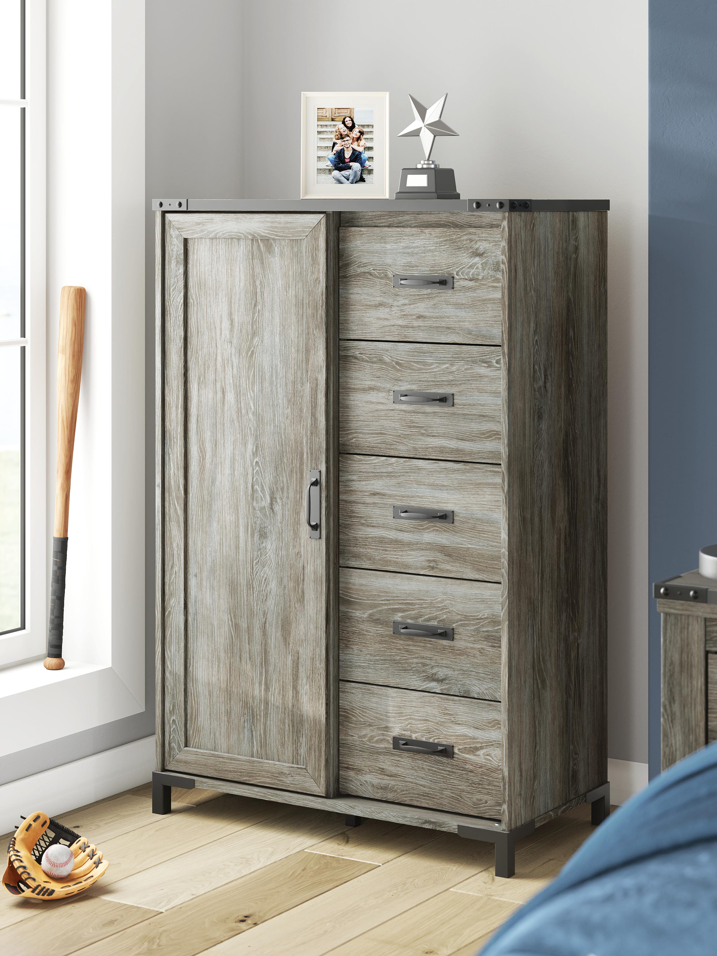 Frandern Panel Bed, Dresser, Mirror, Chest and 2 Nightstands