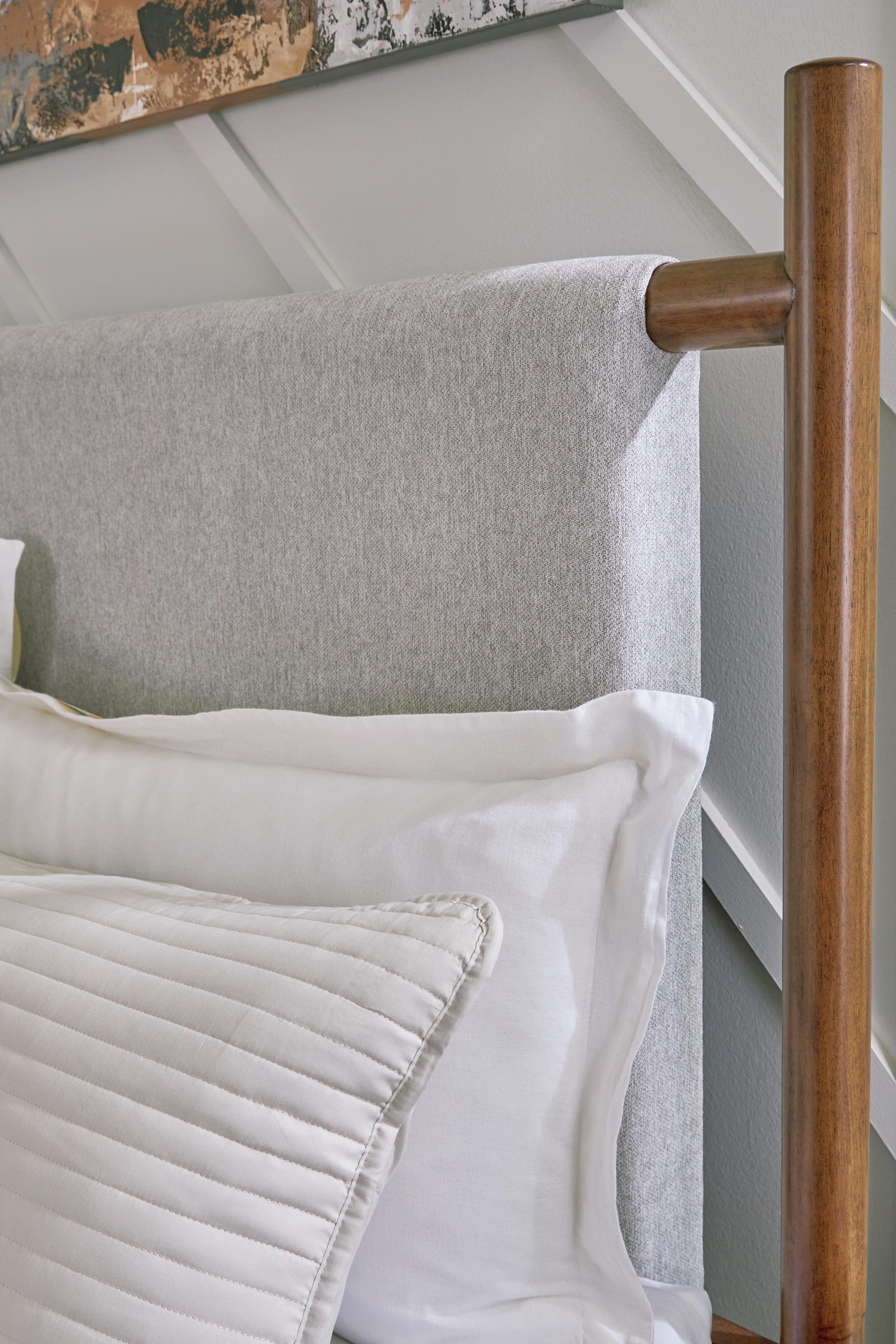 Lyncott Upholstered Bed with Mirrored Dresser, Chest and 2 Nightstands