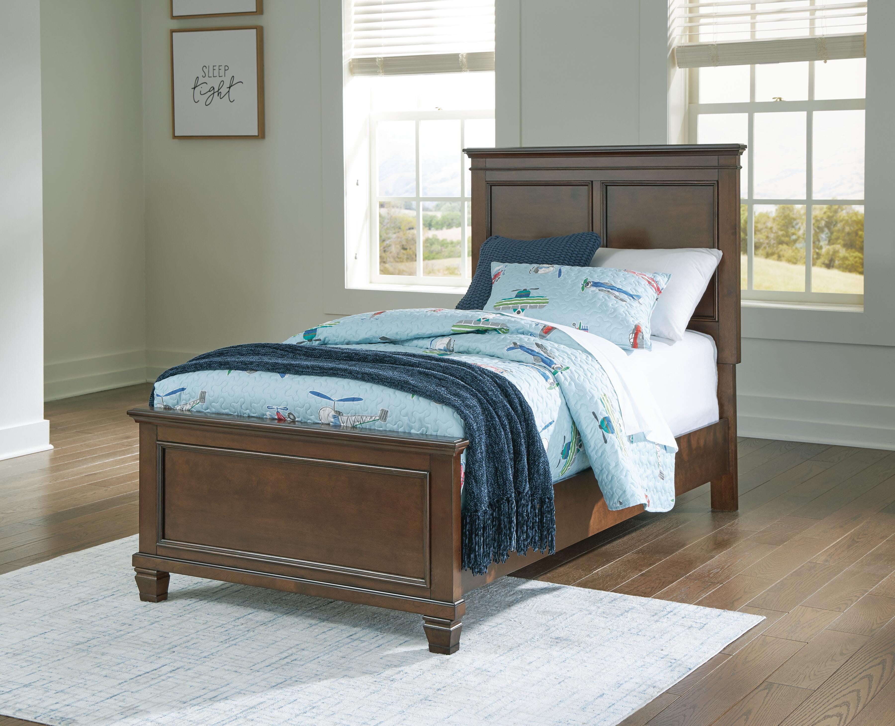 Danabrin Panel Bed