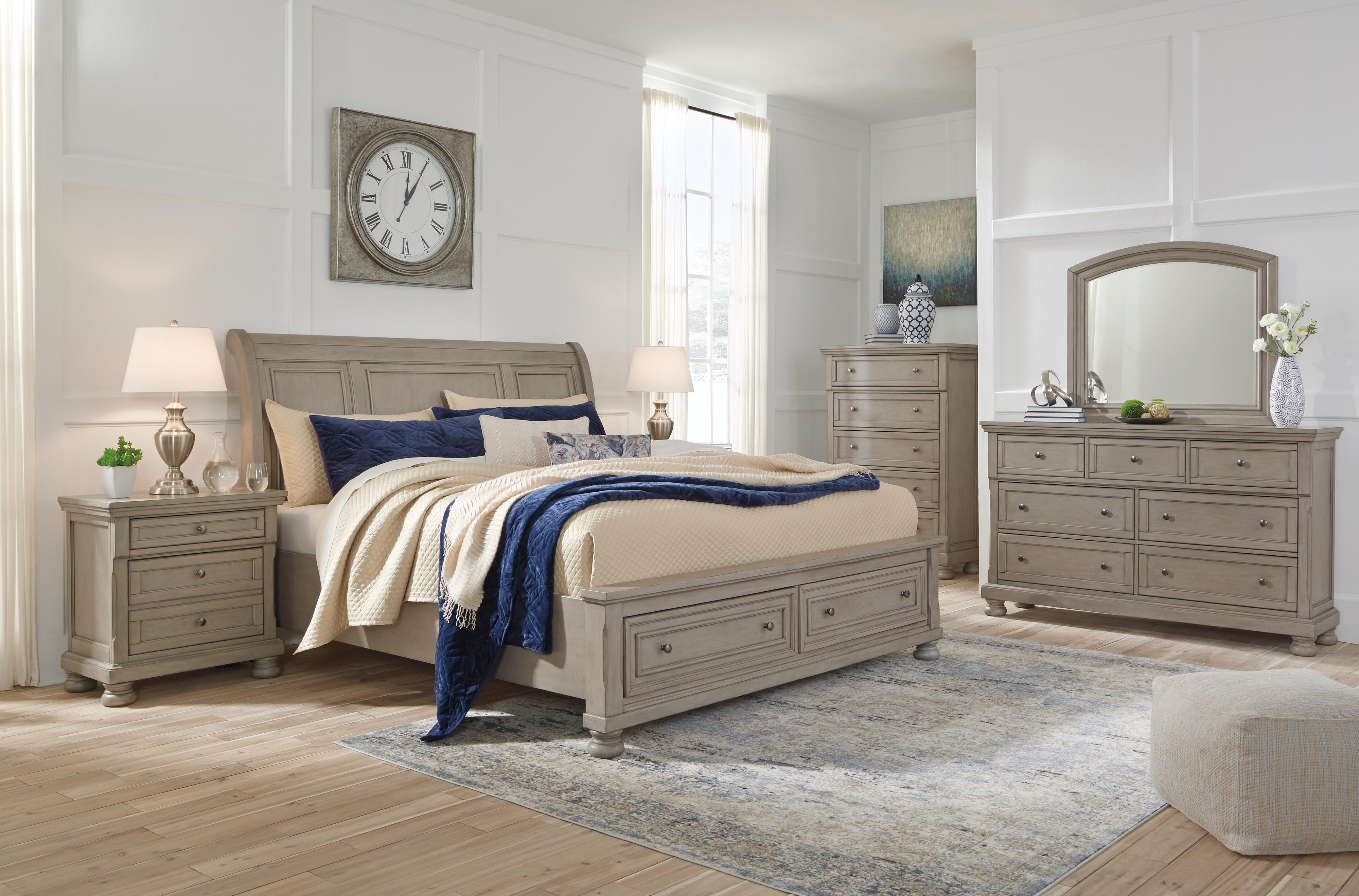 Lettner Sleigh Bed with Mirrored Dresser, Chest and 2 Nightstands