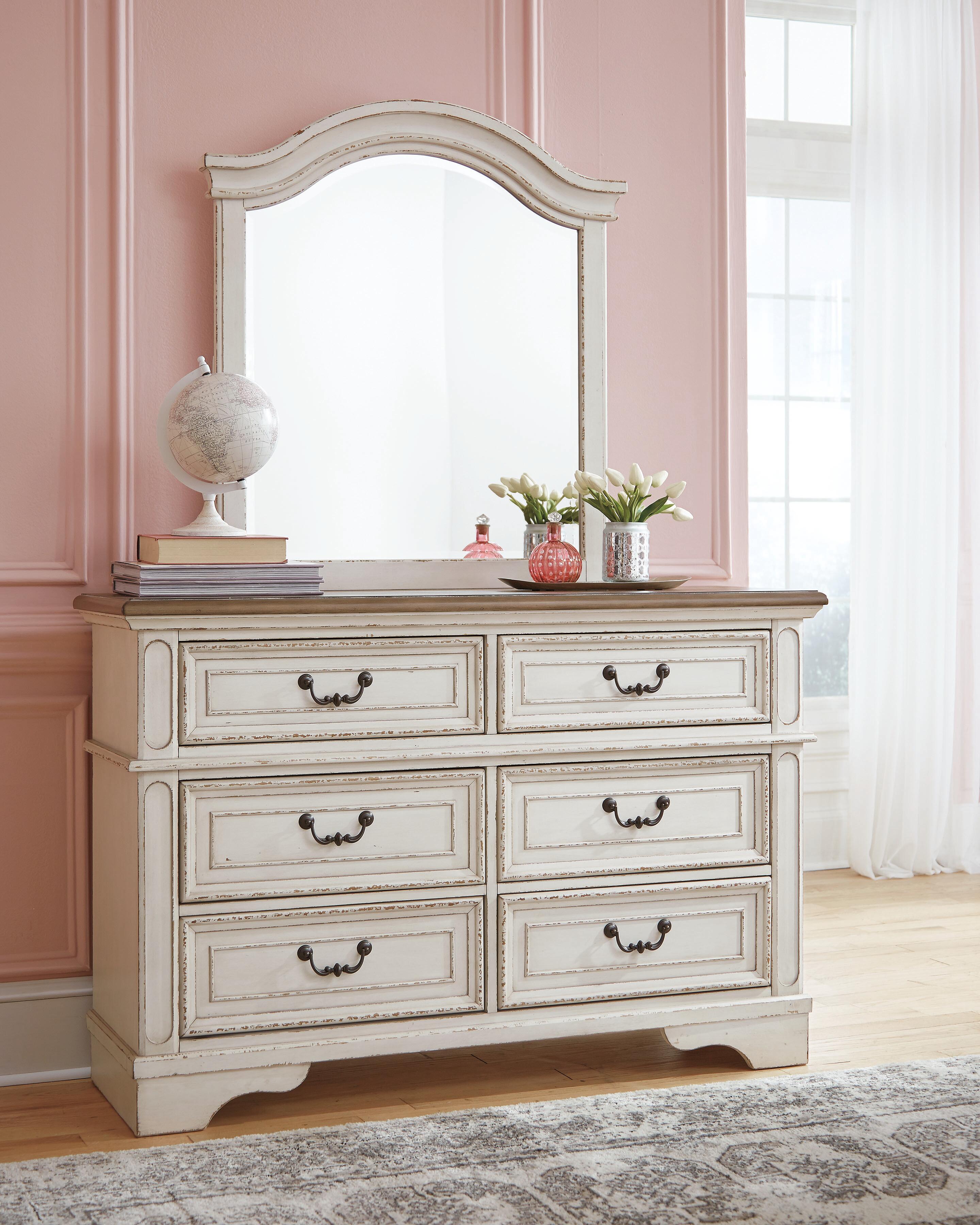 Realyn Panel Storage Bed, Dresser, Mirror and 2 Nightstands