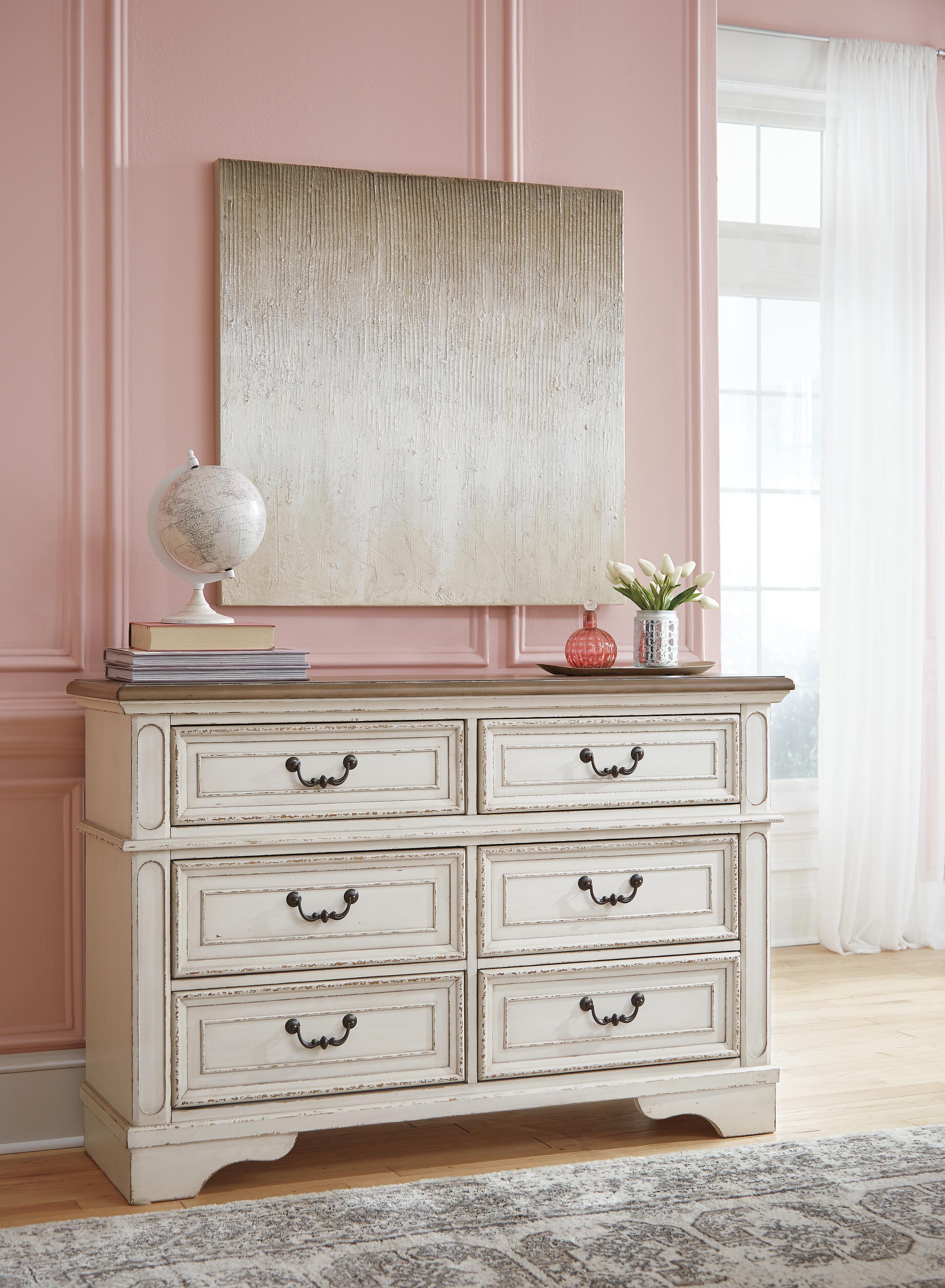 Realyn Storage Daybed, Dresser and Nightstand