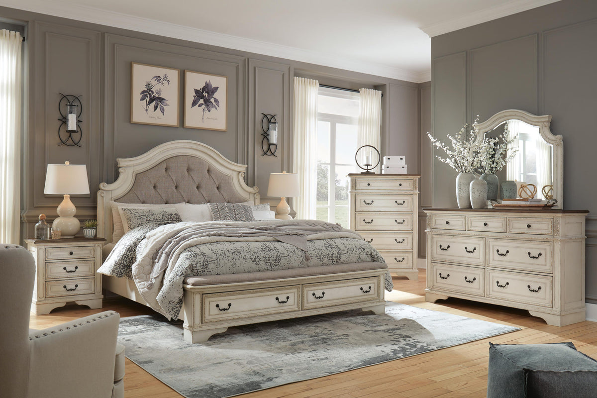Realyn Upholstered Bed with 2 Nightstands