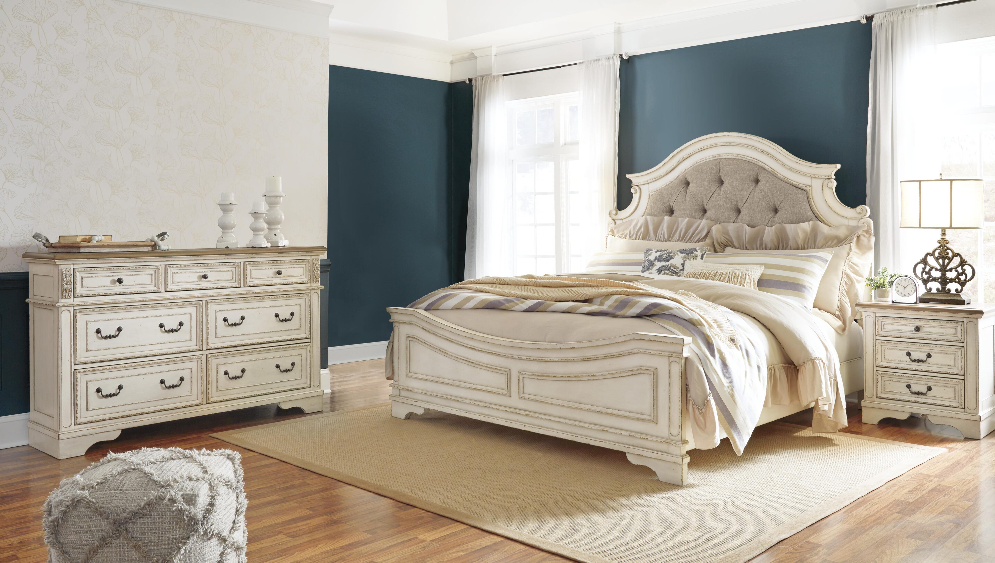 Realyn Bed, Dresser and 2 Nightstands