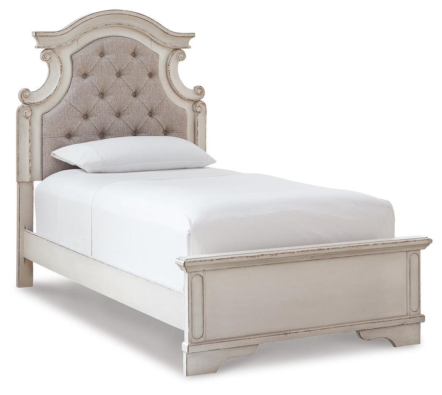 Realyn Panel Bed