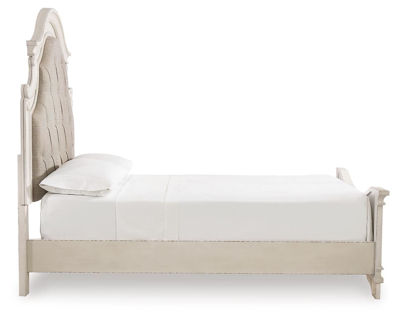 Realyn Bed, Dresser and Mirror