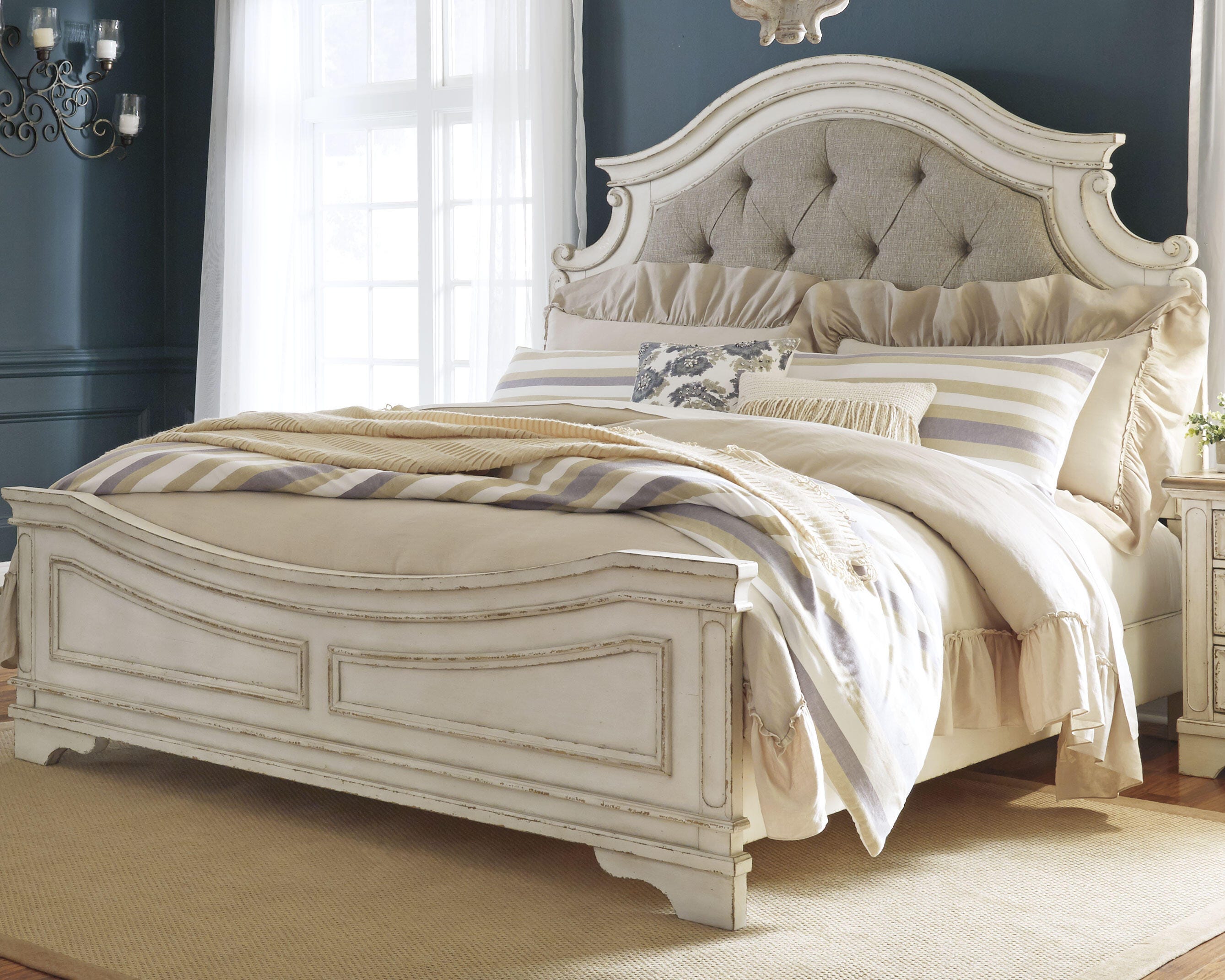 Realyn Bed, Dresser and 2 Nightstands