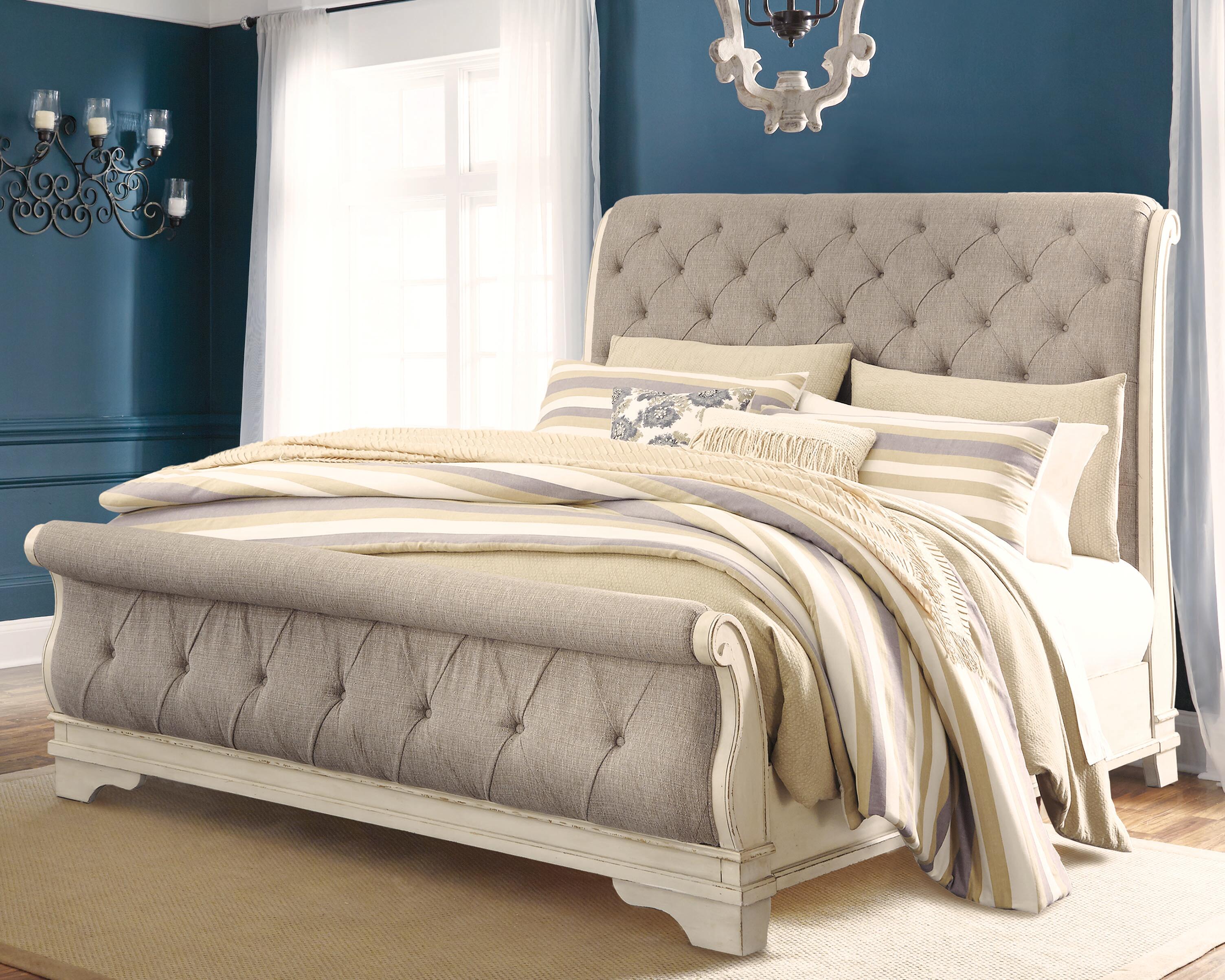 Realyn Sleigh Bed with Mirrored Dresser and 2 Nightstands
