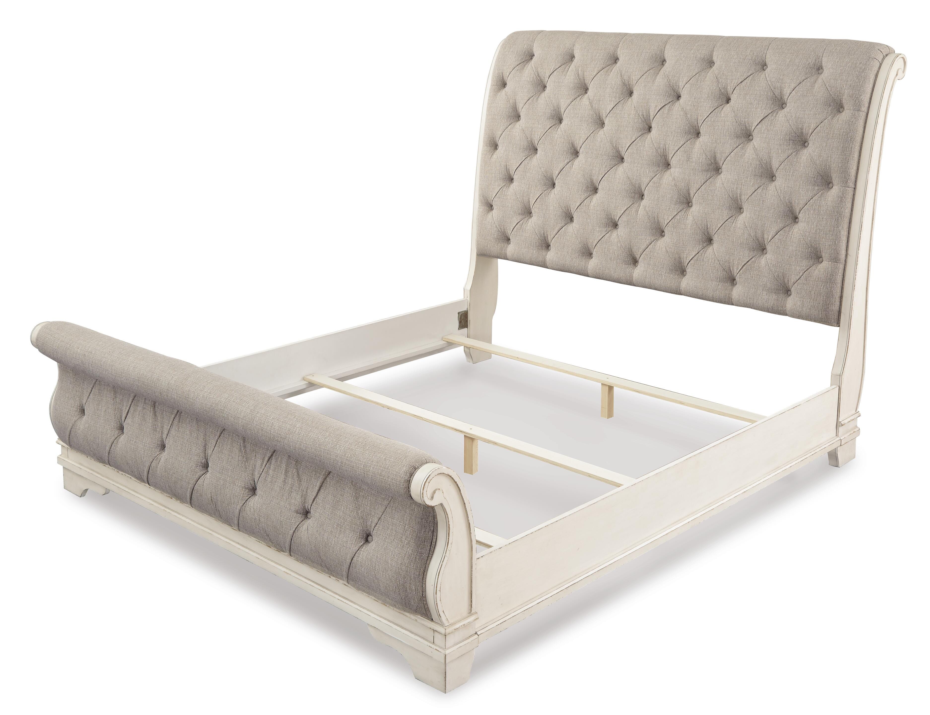 Realyn Sleigh Bed