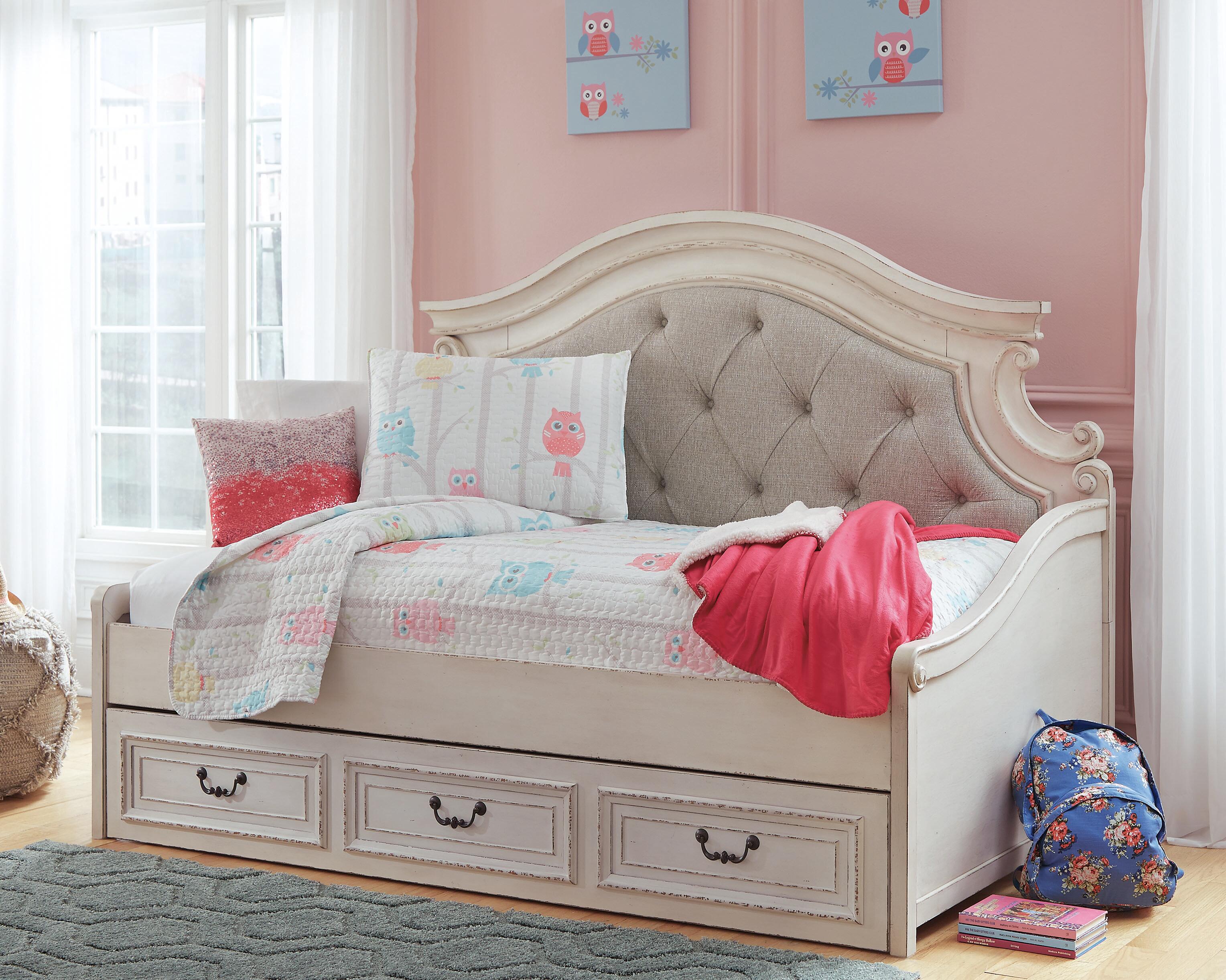 Realyn Daybed with 1 Large Storage Drawer
