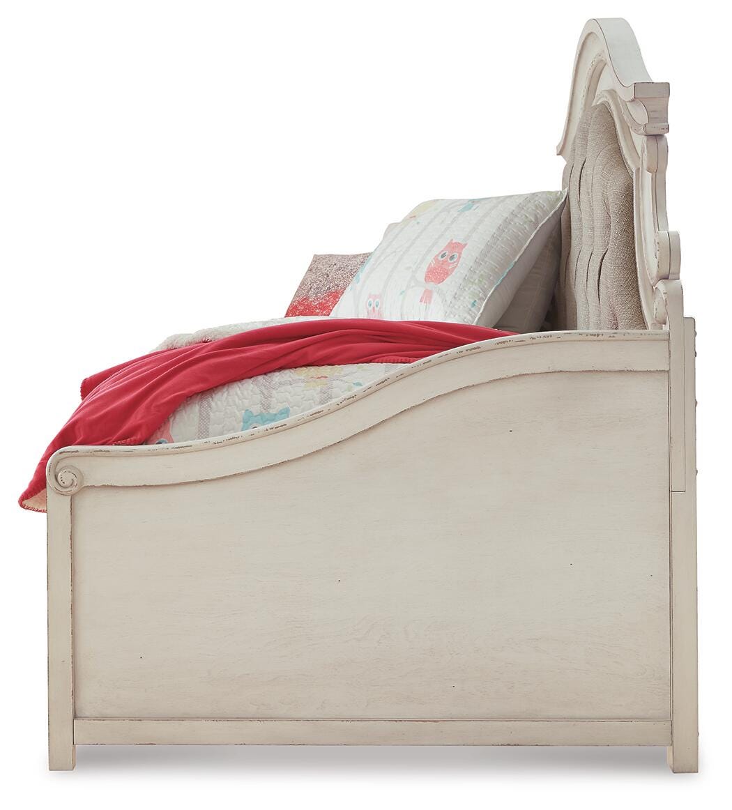 Realyn Storage Day Bed and Dresser