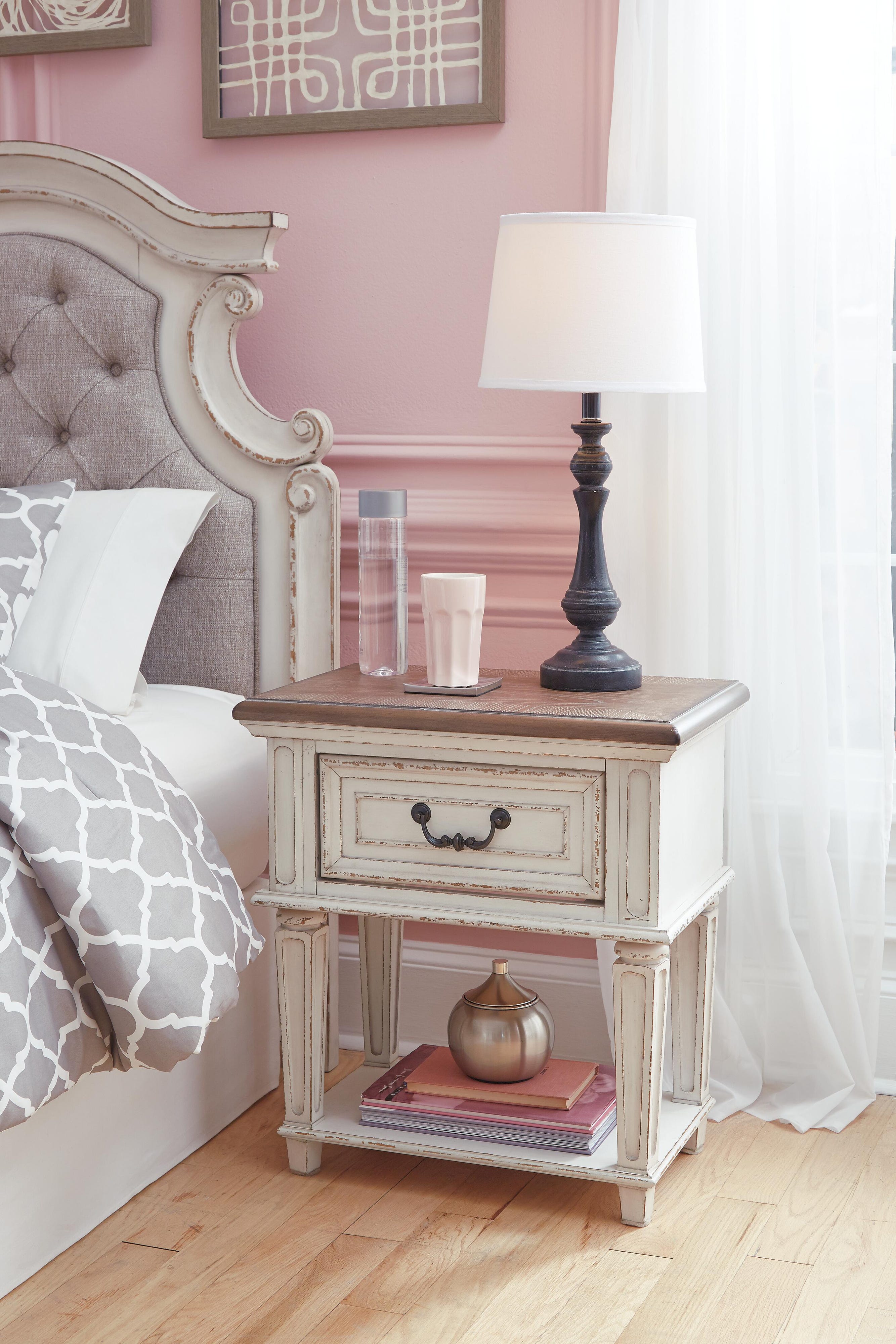 Realyn Storage Daybed, Dresser and Nightstand