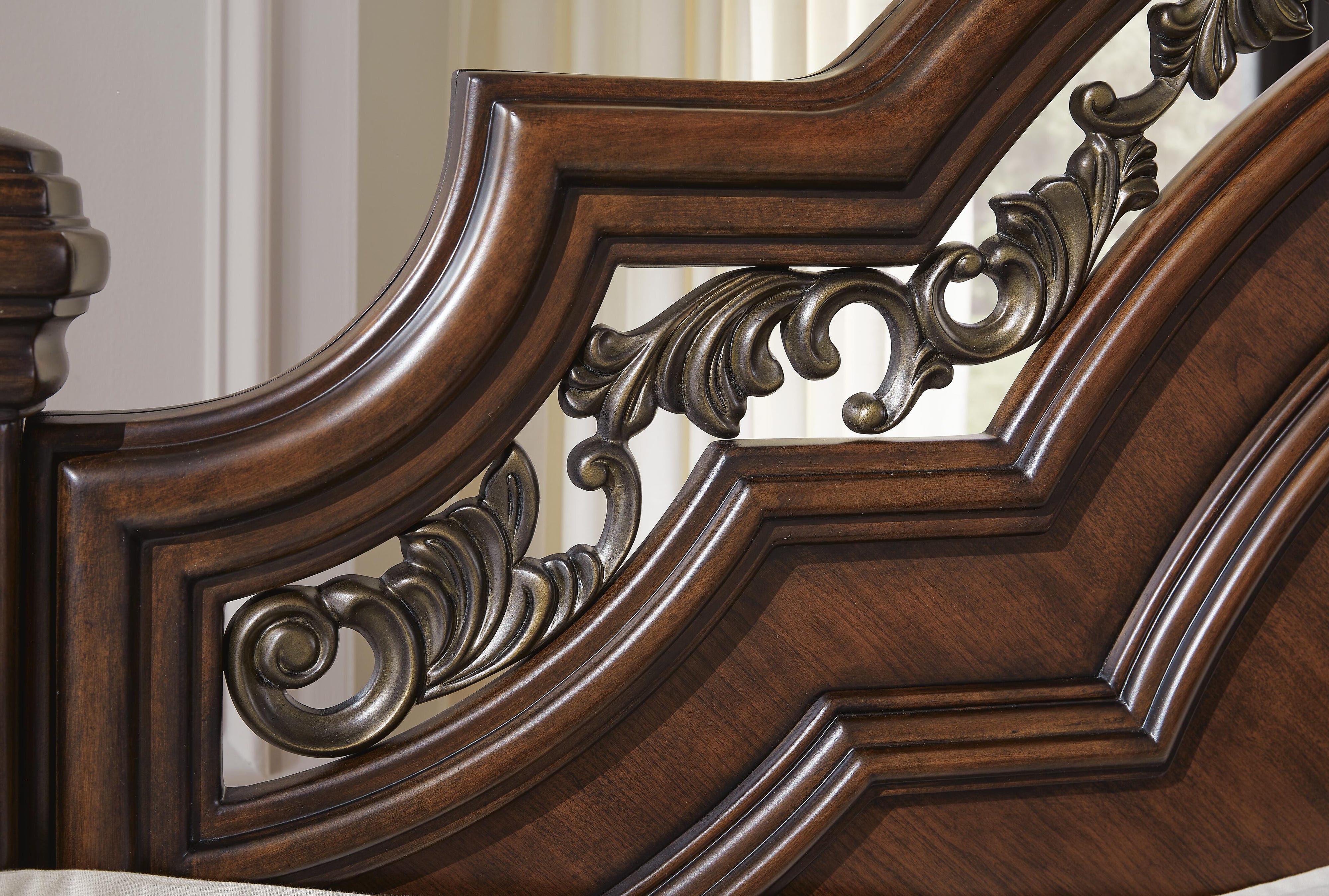Lavinton Poster Bed, Dresser, Mirror and Nightstand