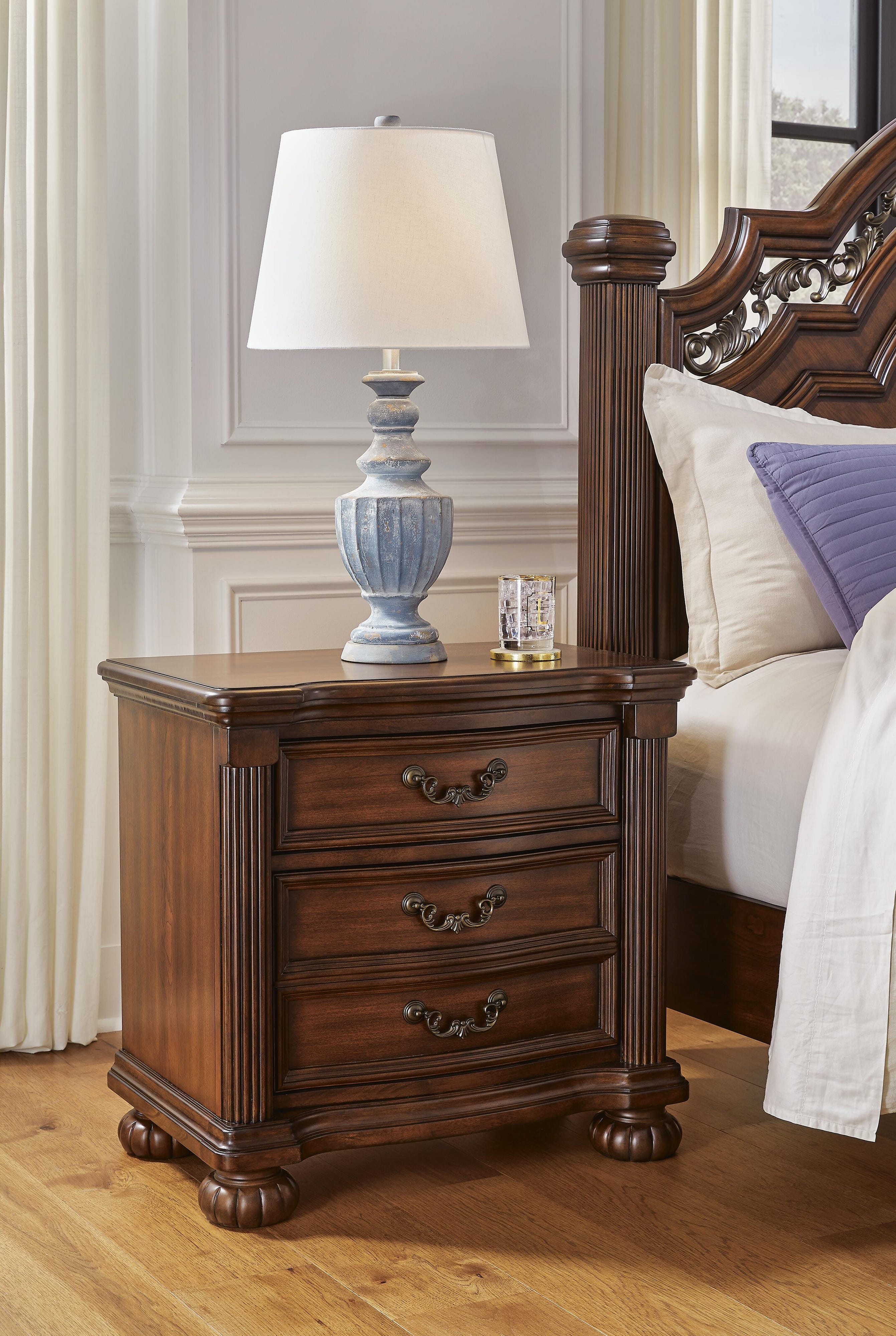 Lavinton Poster Bed, Dresser, Mirror, Chest and Nightstand