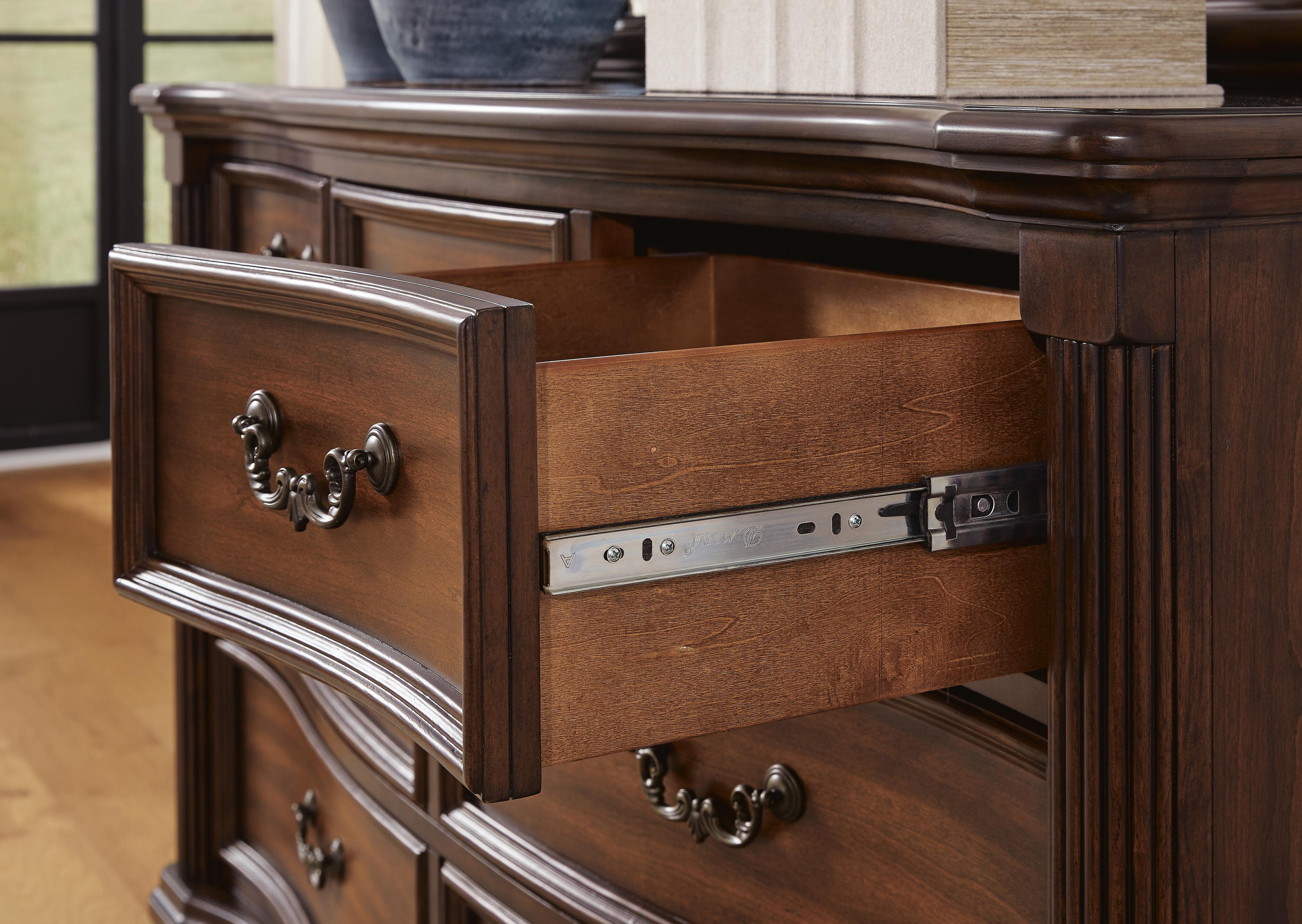 Lavinton Poster Bed, Dresser, Mirror and Nightstand