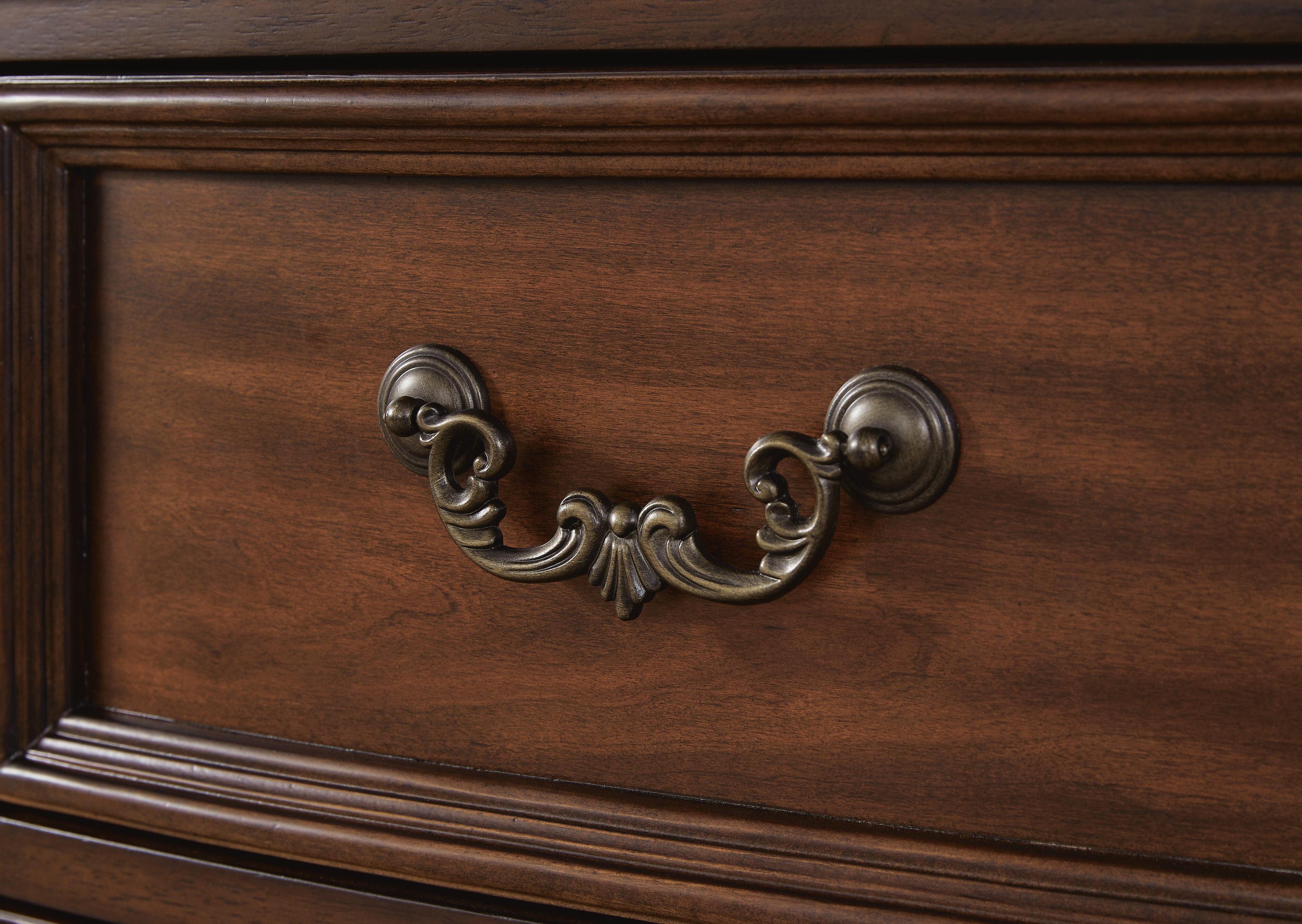 Lavinton Poster Bed, Dresser, Mirror, Chest and 2 Nightstands