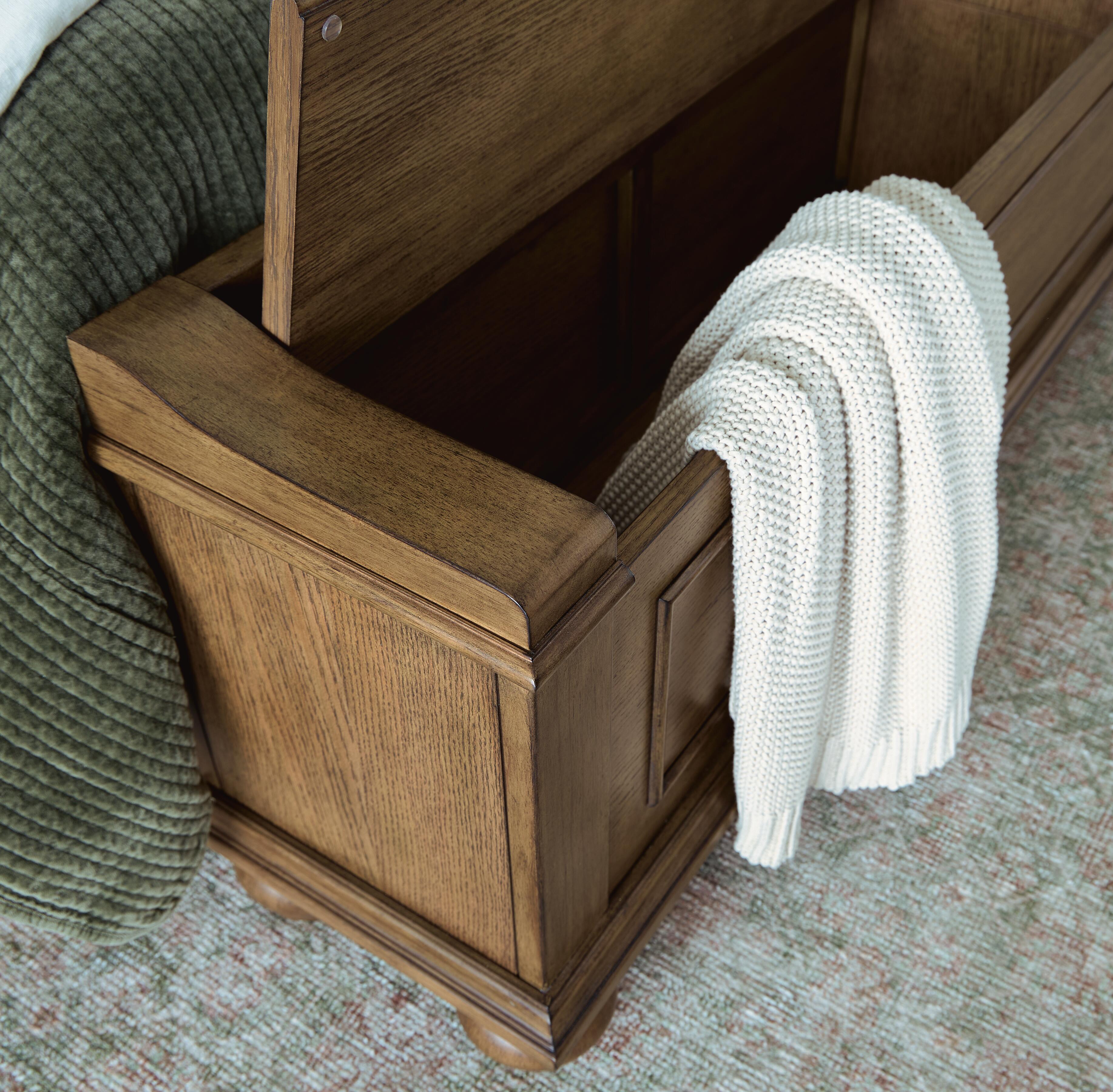 Karallin Panel Storage Bed