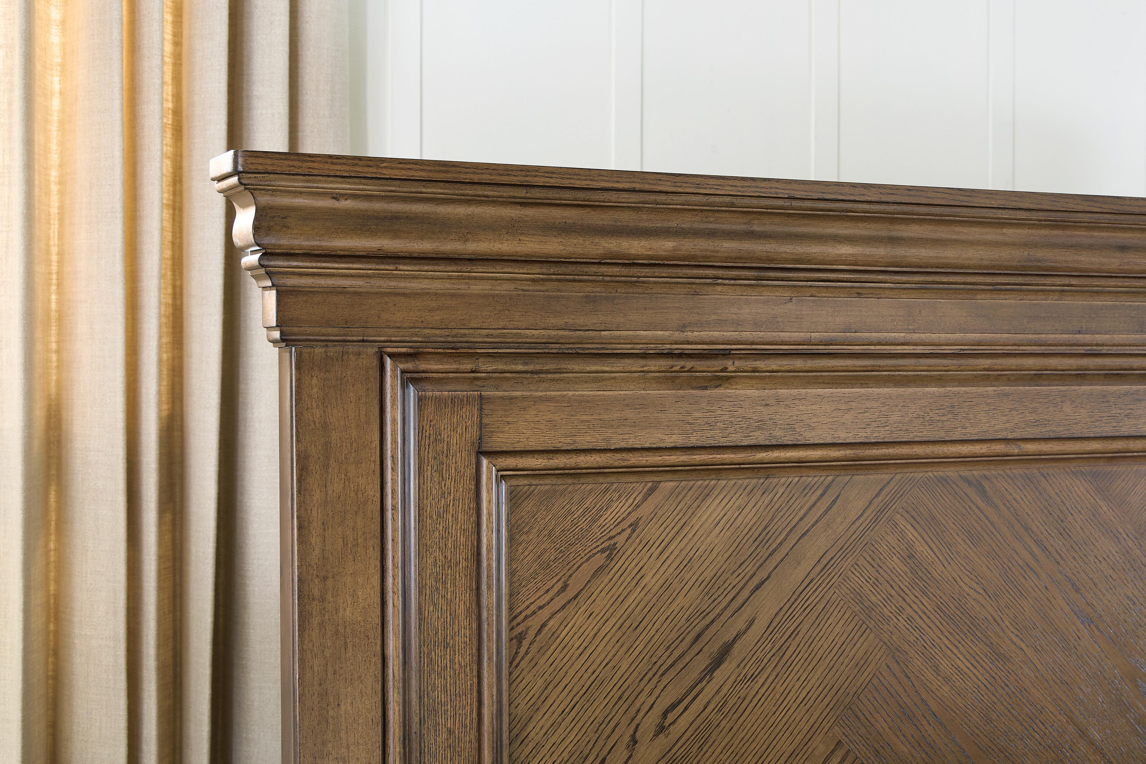 Karallin Panel Storage Bed