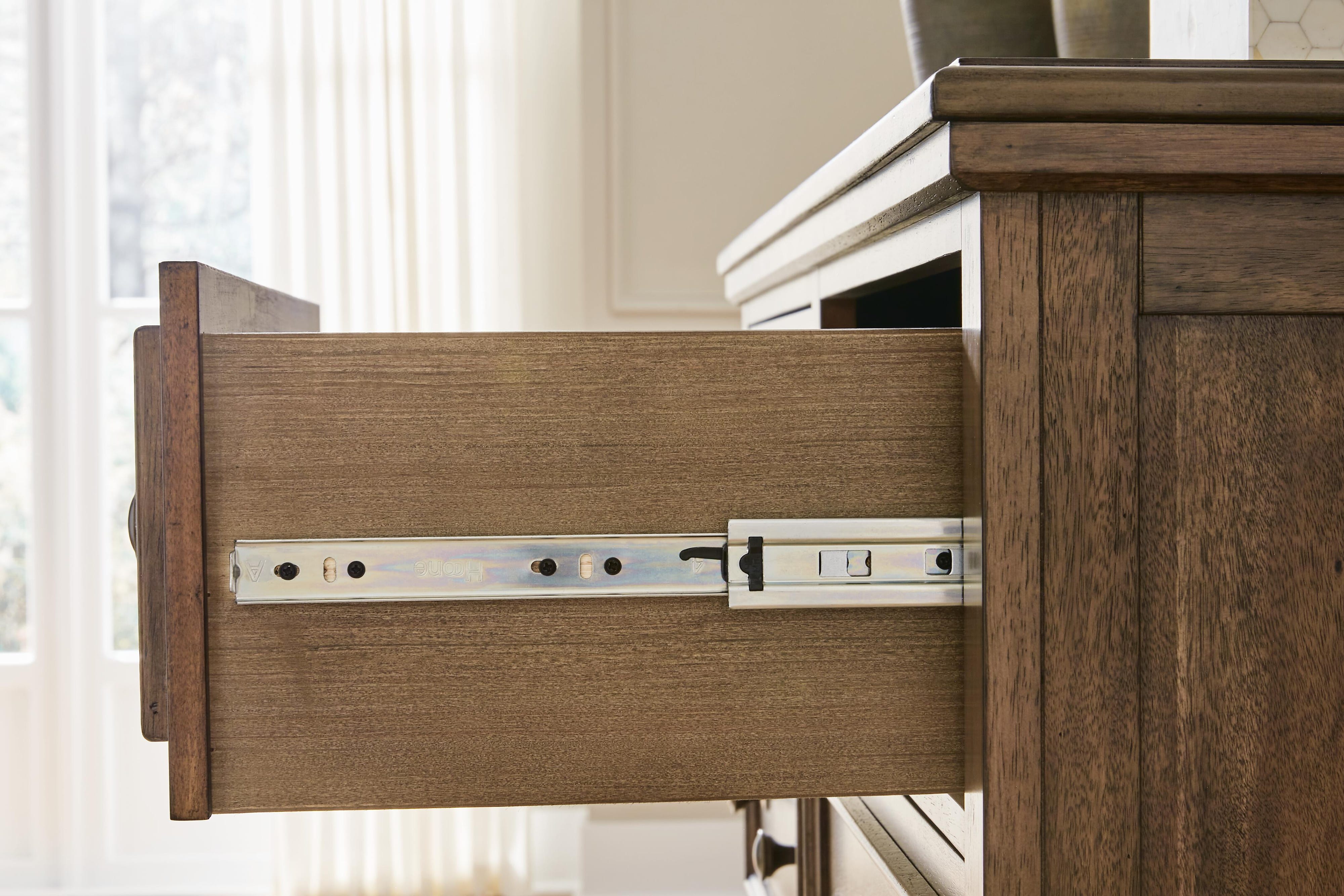 Sturlayne Dresser
