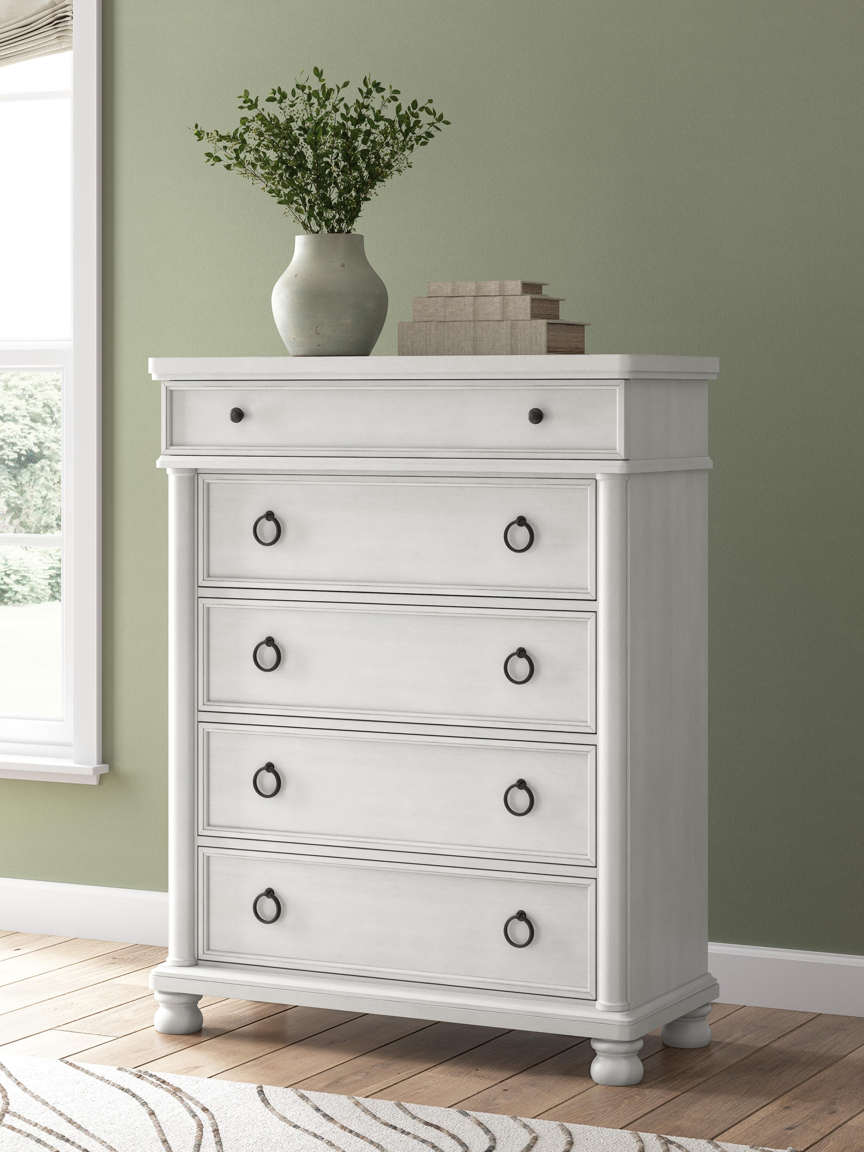 Rowlenstown Poster Bed, Dresser and Chest