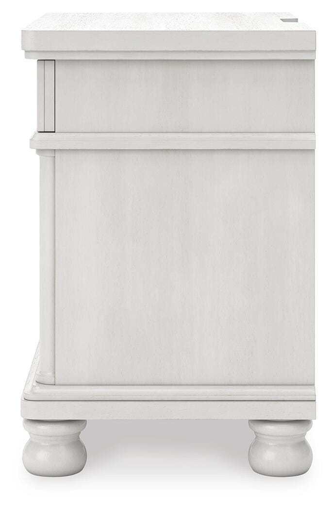 Rowlenstown Poster Bed, Dresser and Nightstand