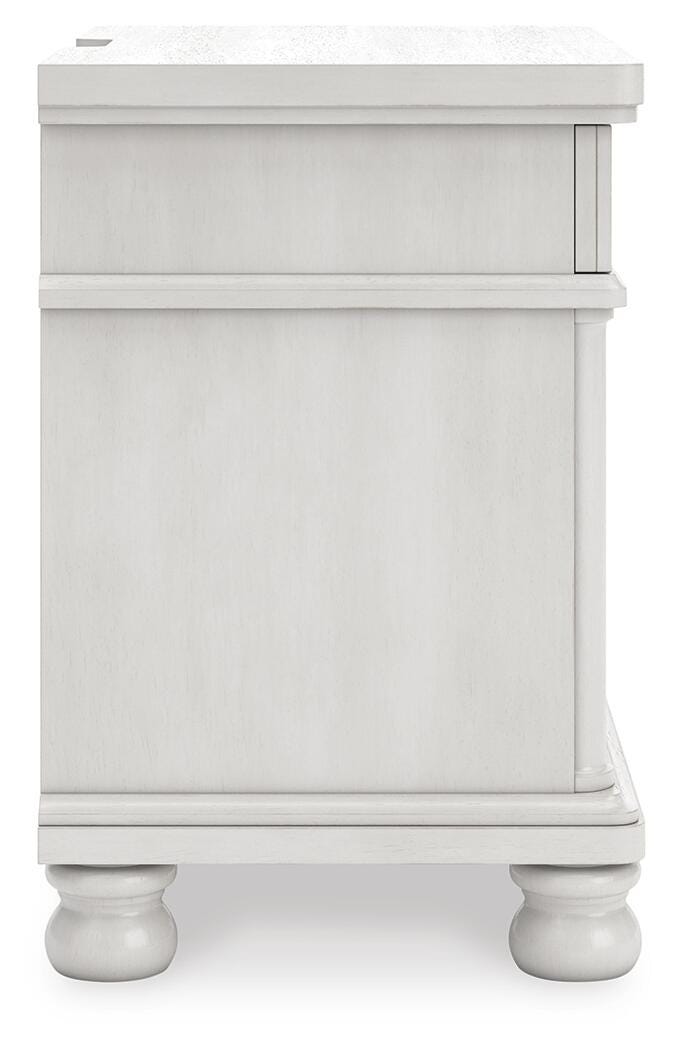Rowlenstown Poster Bed, Dresser and Nightstand