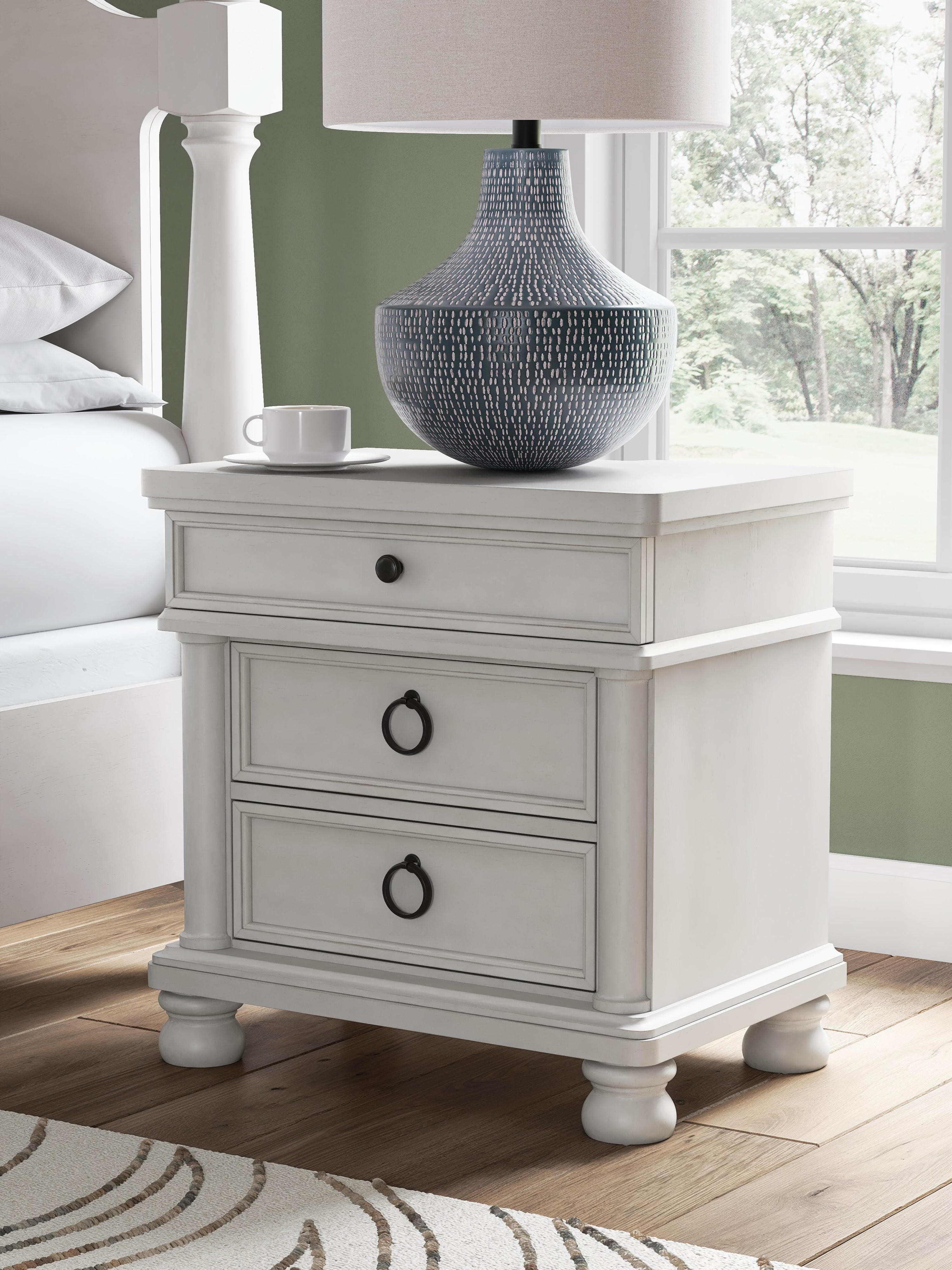 Rowlenstown Poster Bed, Dresser, Mirror and Nightstand